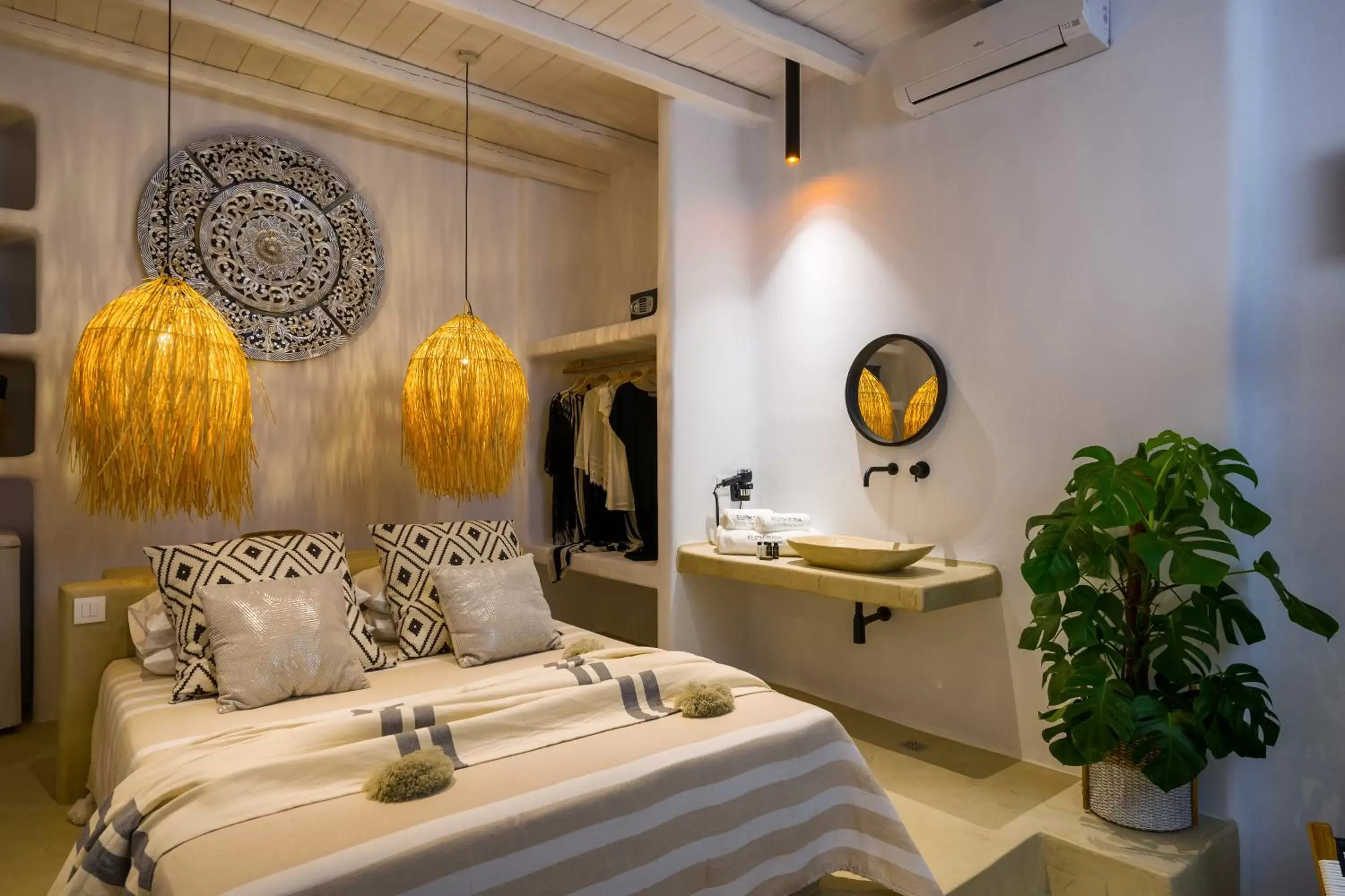 Bed in Euphoria Chora Naxos Bed in Euphoria Chora Naxos