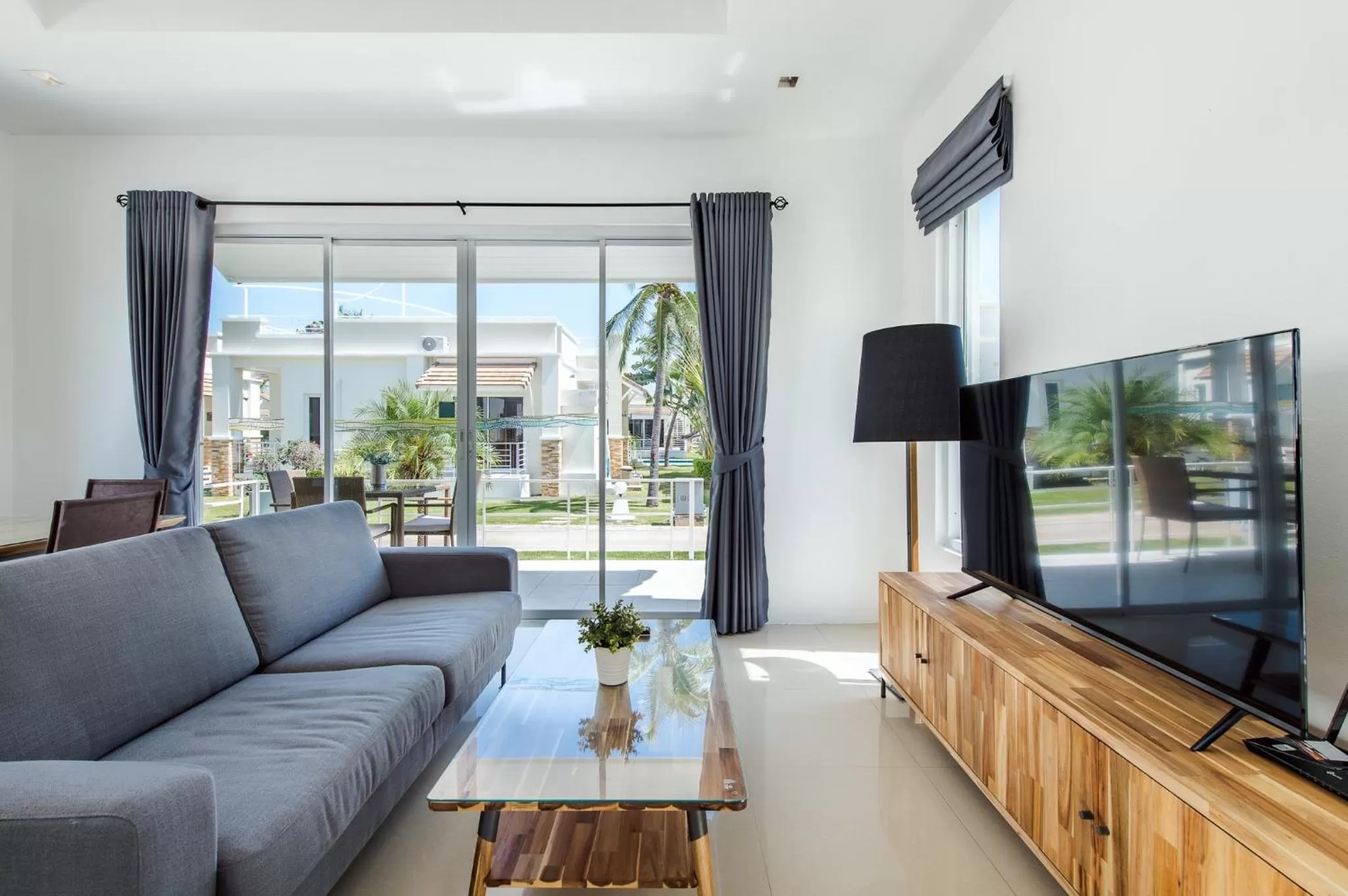 TV and multimedia in Oriental Beach Pearl Resort