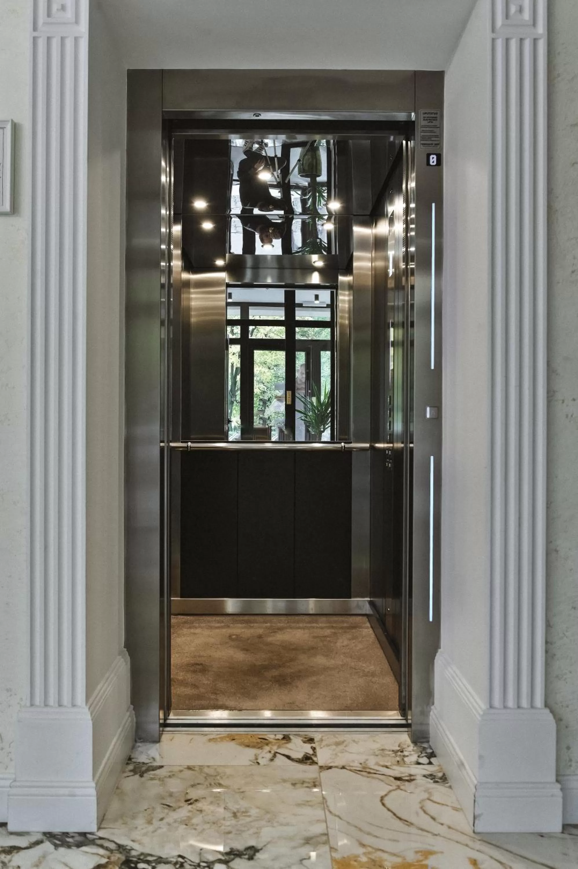 elevator in Garni hotel BARUT