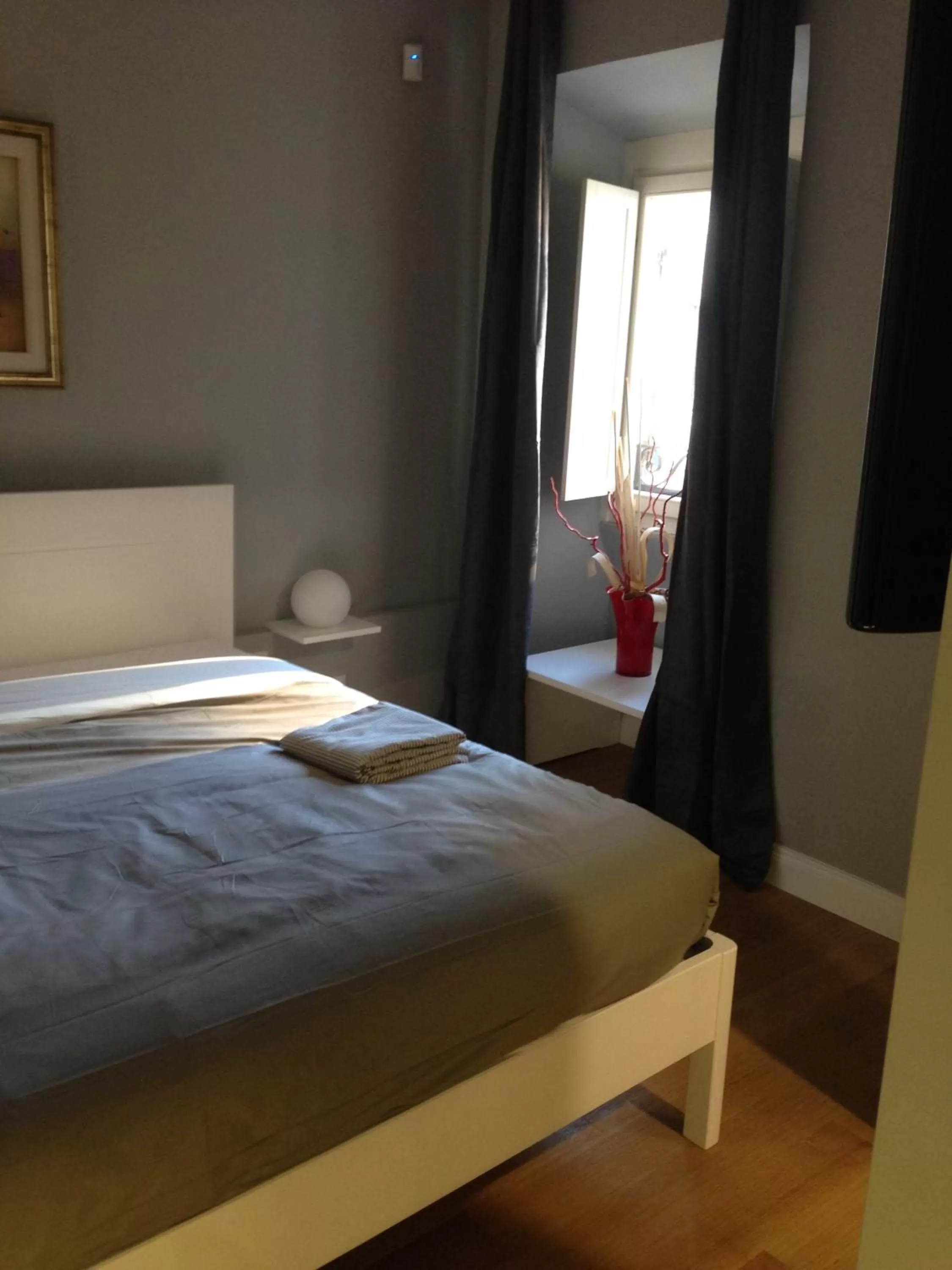 Photo of the whole room, Bed in Room Inn Vatican