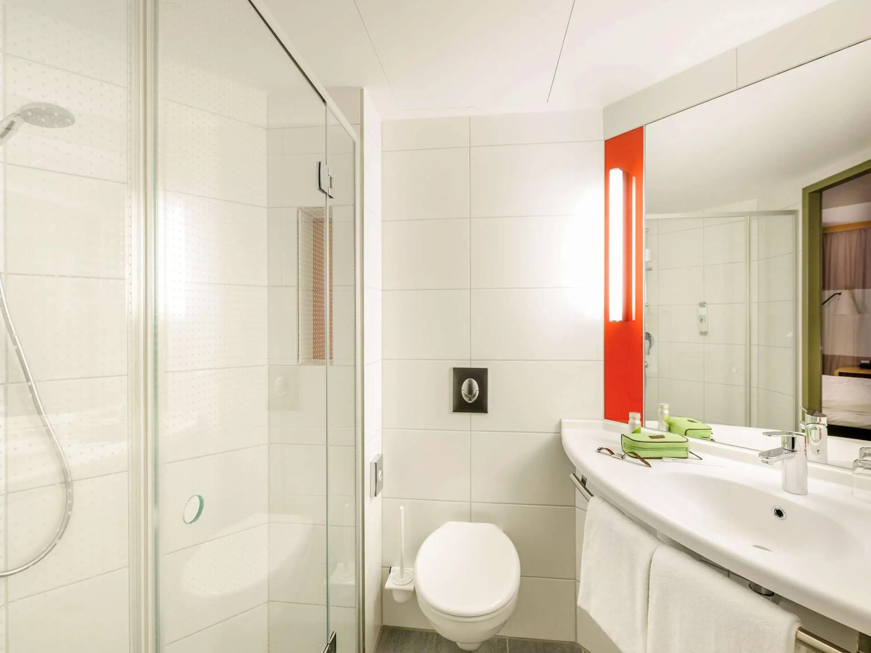 Photo of the whole room, Bathroom in Ibis München City Arnulfpark