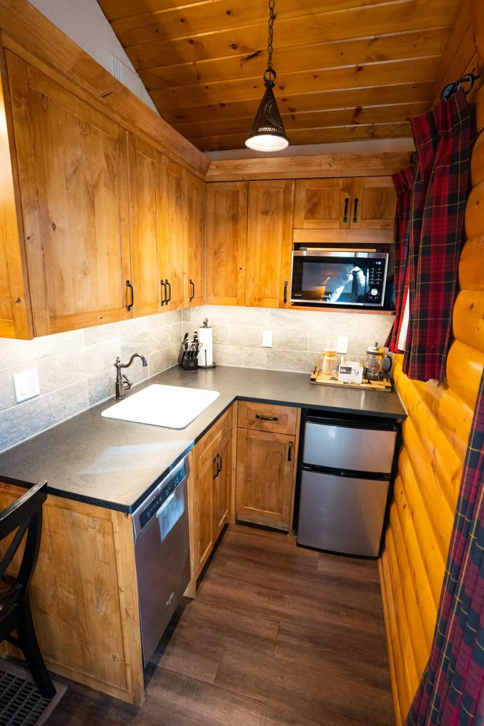 Kitchen/Kitchenette in Baker Creek By Basecamp