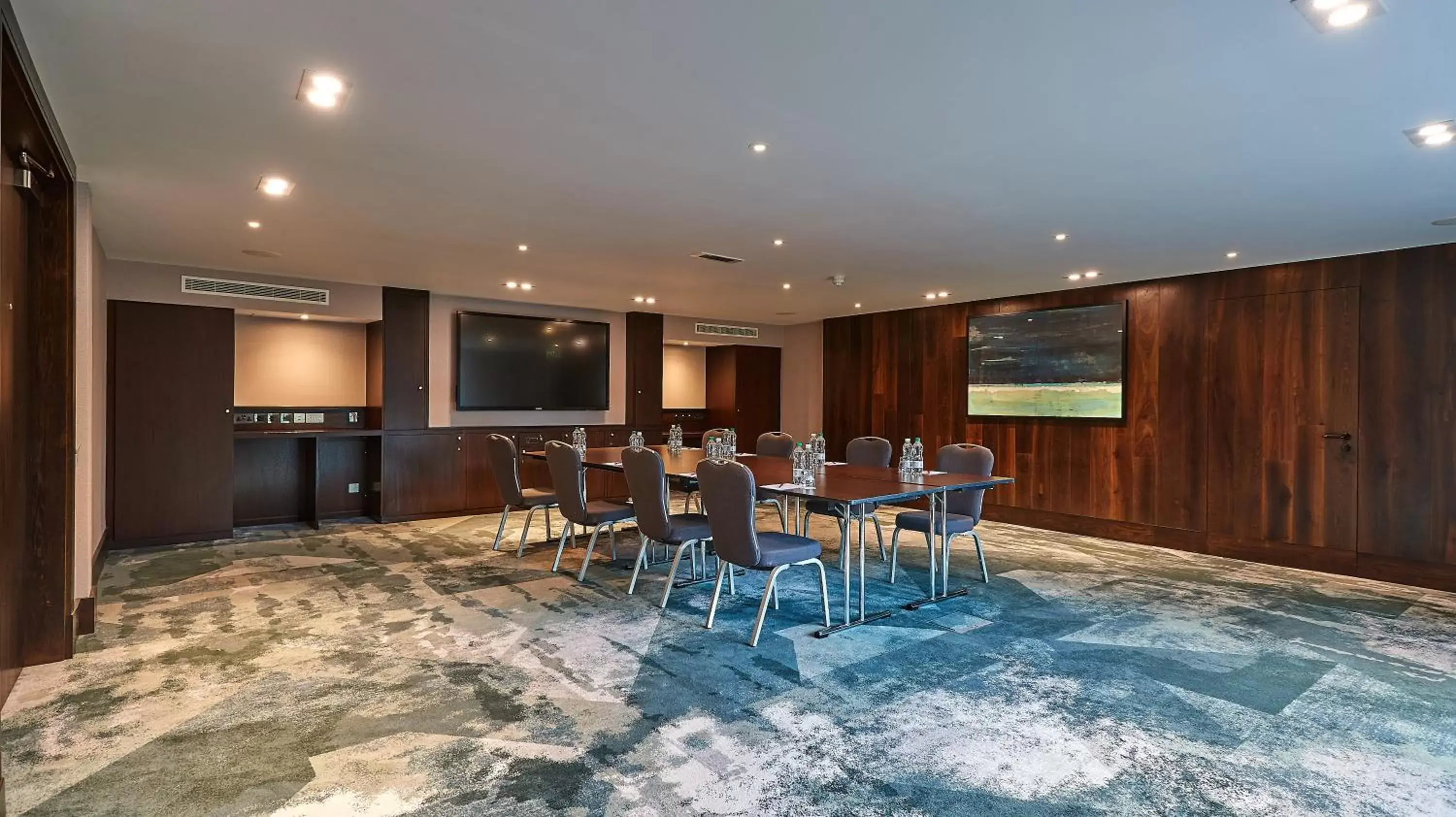 Meeting/conference room in Crowne Plaza Marlow, an IHG Hotel