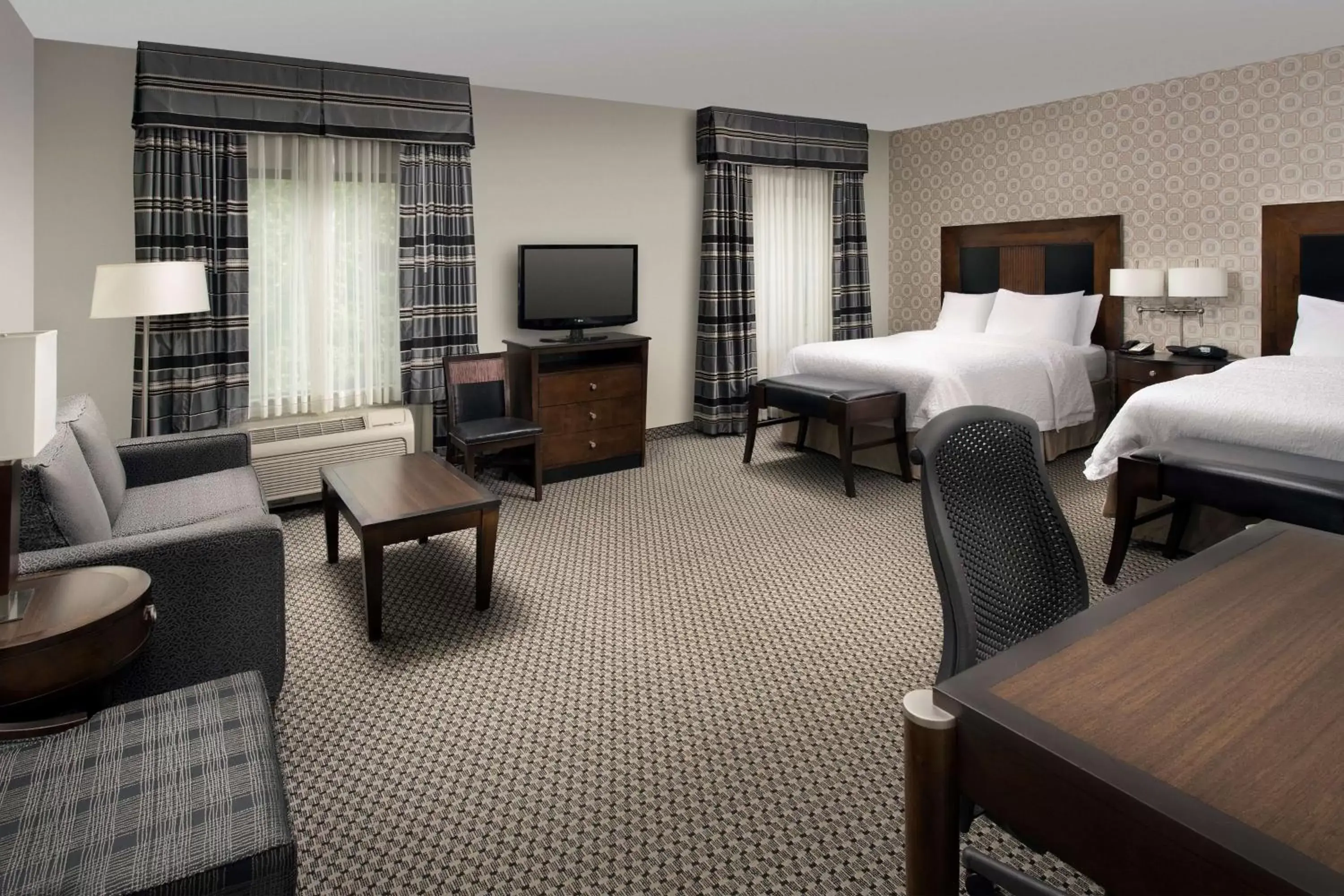 Bedroom in Hampton Inn & Suites Athens/Interstate 65
