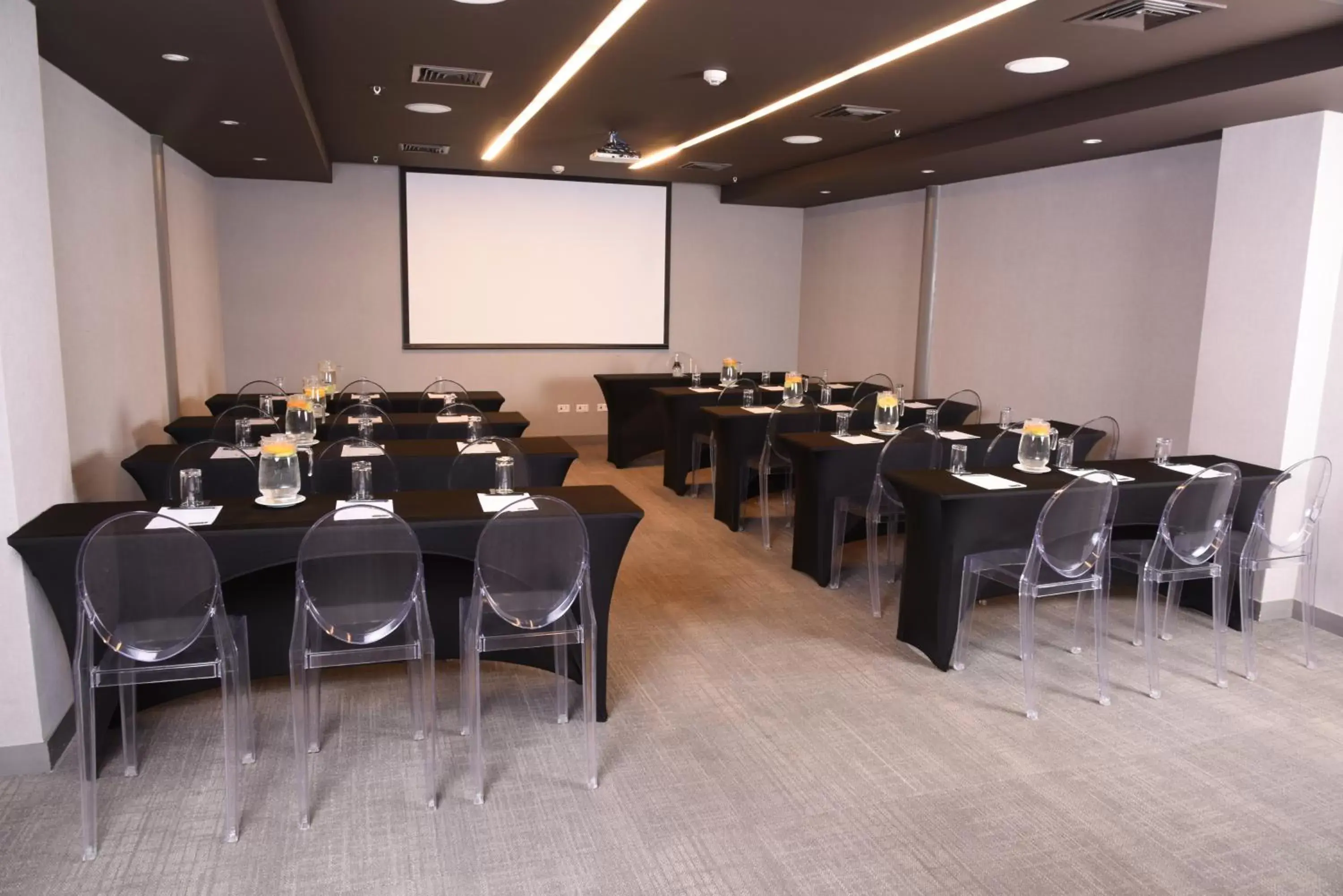 Business facilities in Solace Hotel Santiago