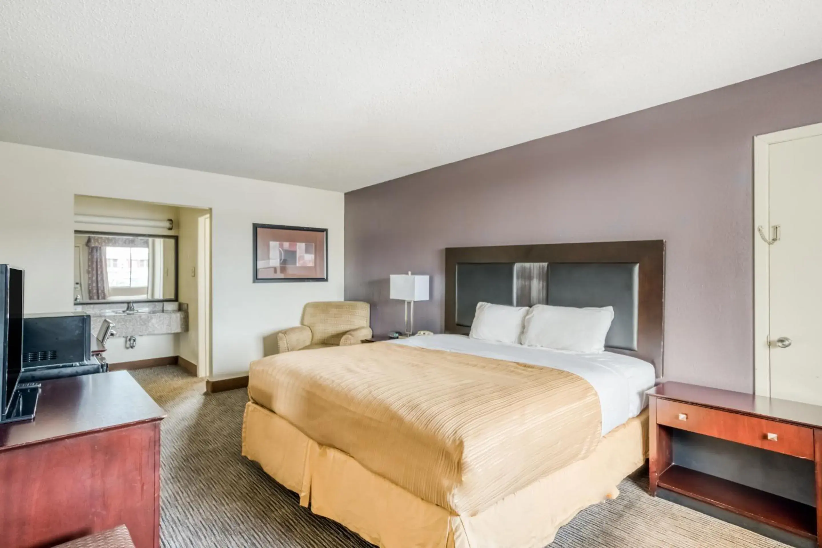 Bedroom, Bed in OYO Hotel Alexandria LA- Hwy 165