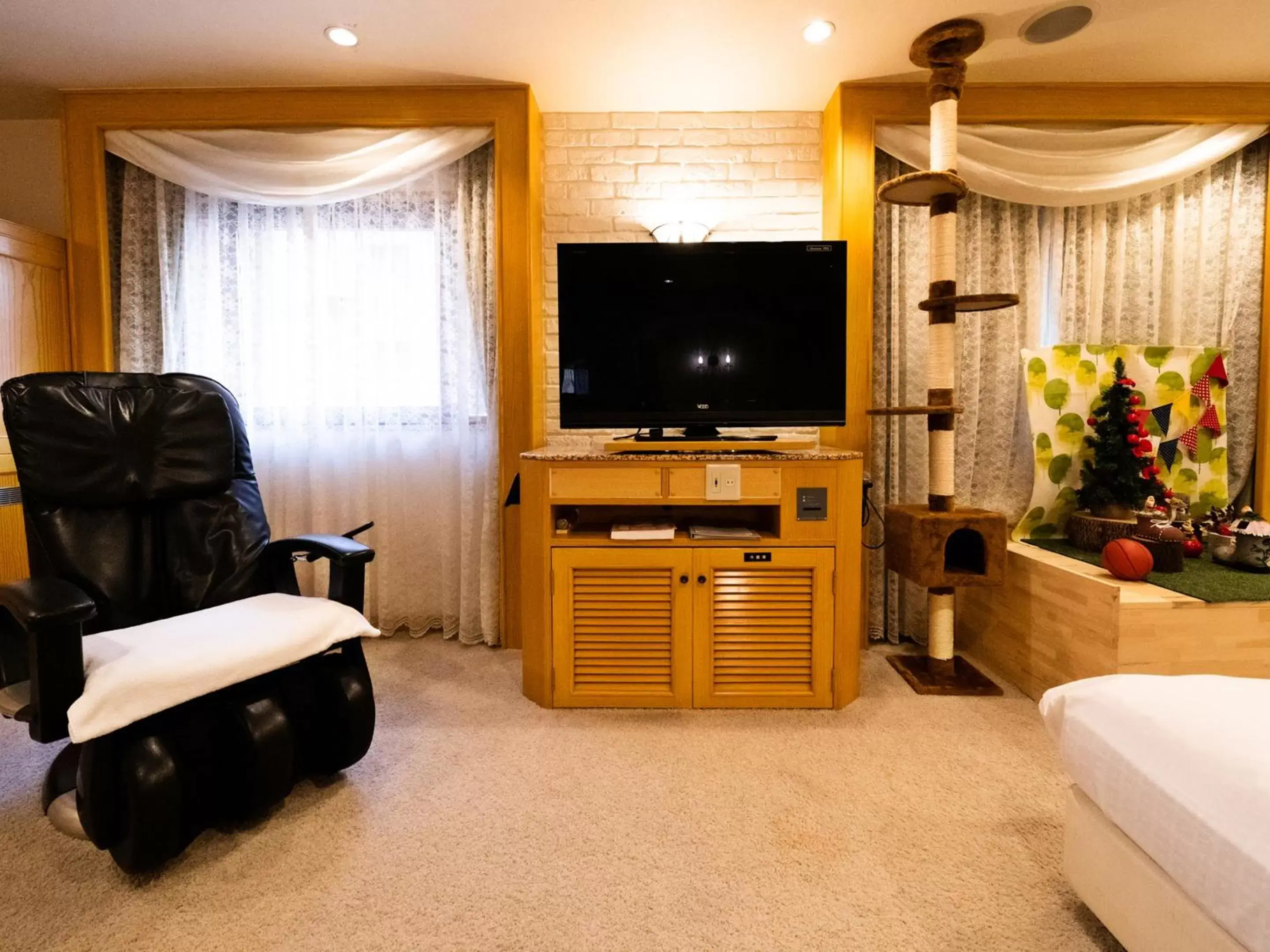 Photo of the whole room, TV/Entertainment Center in ORDA HOTEL