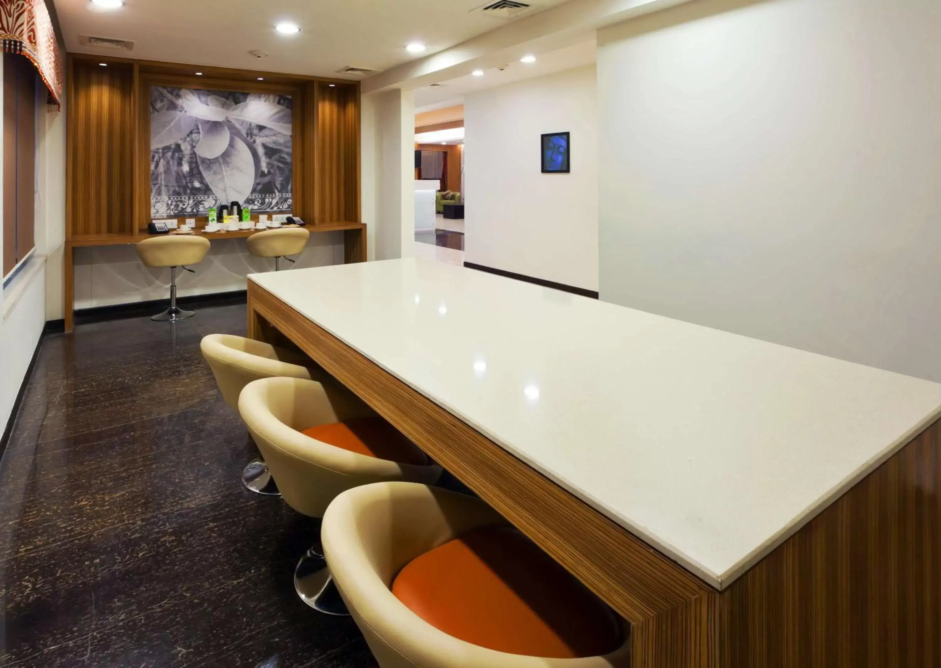 Lobby or reception in Hampton by Hilton Vadodara-Alkapuri Lobby or reception in Hampton by Hilton Vadodara-Alkapuri