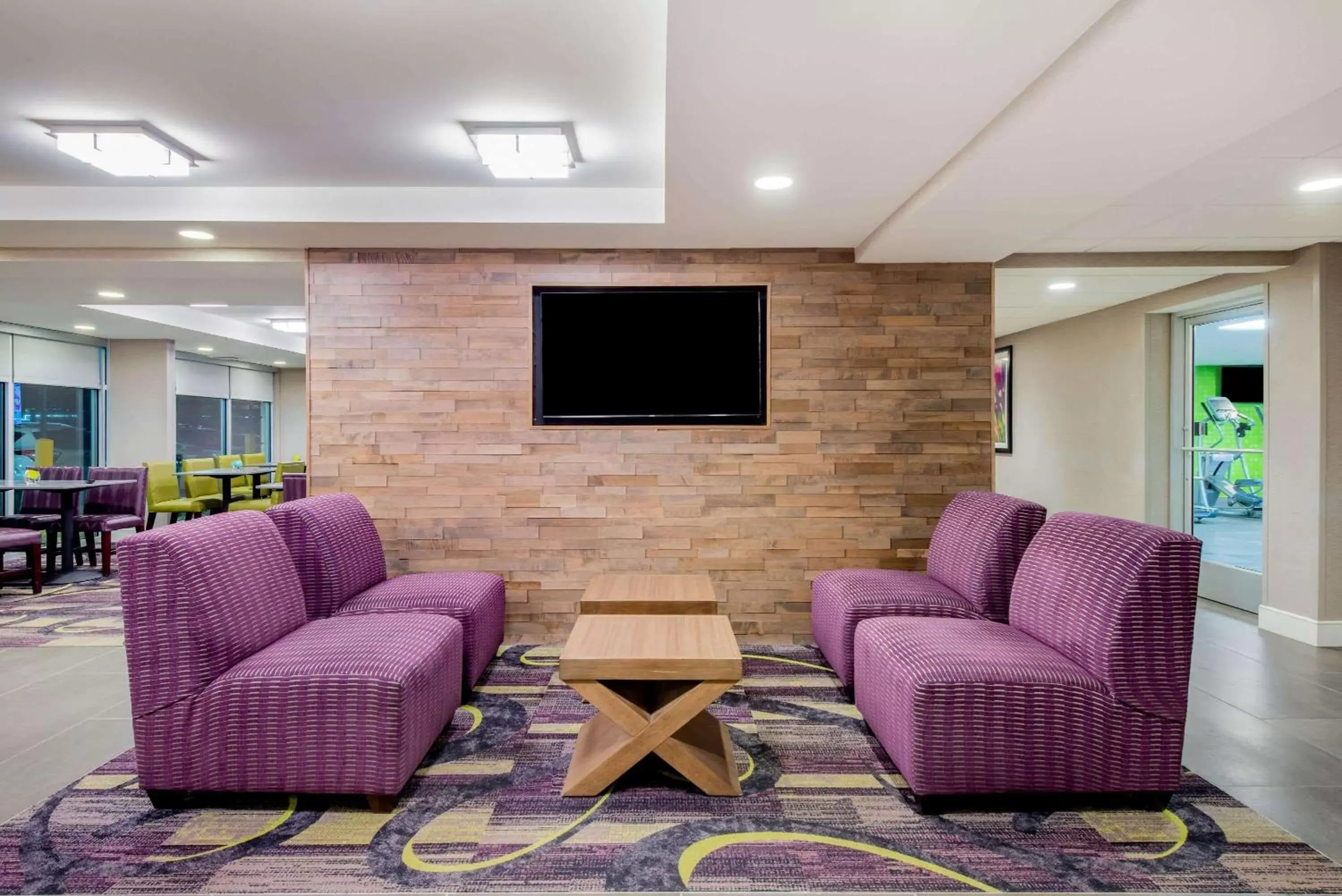Lobby or reception, Seating Area in La Quinta by Wyndham Baltimore BWI Airport