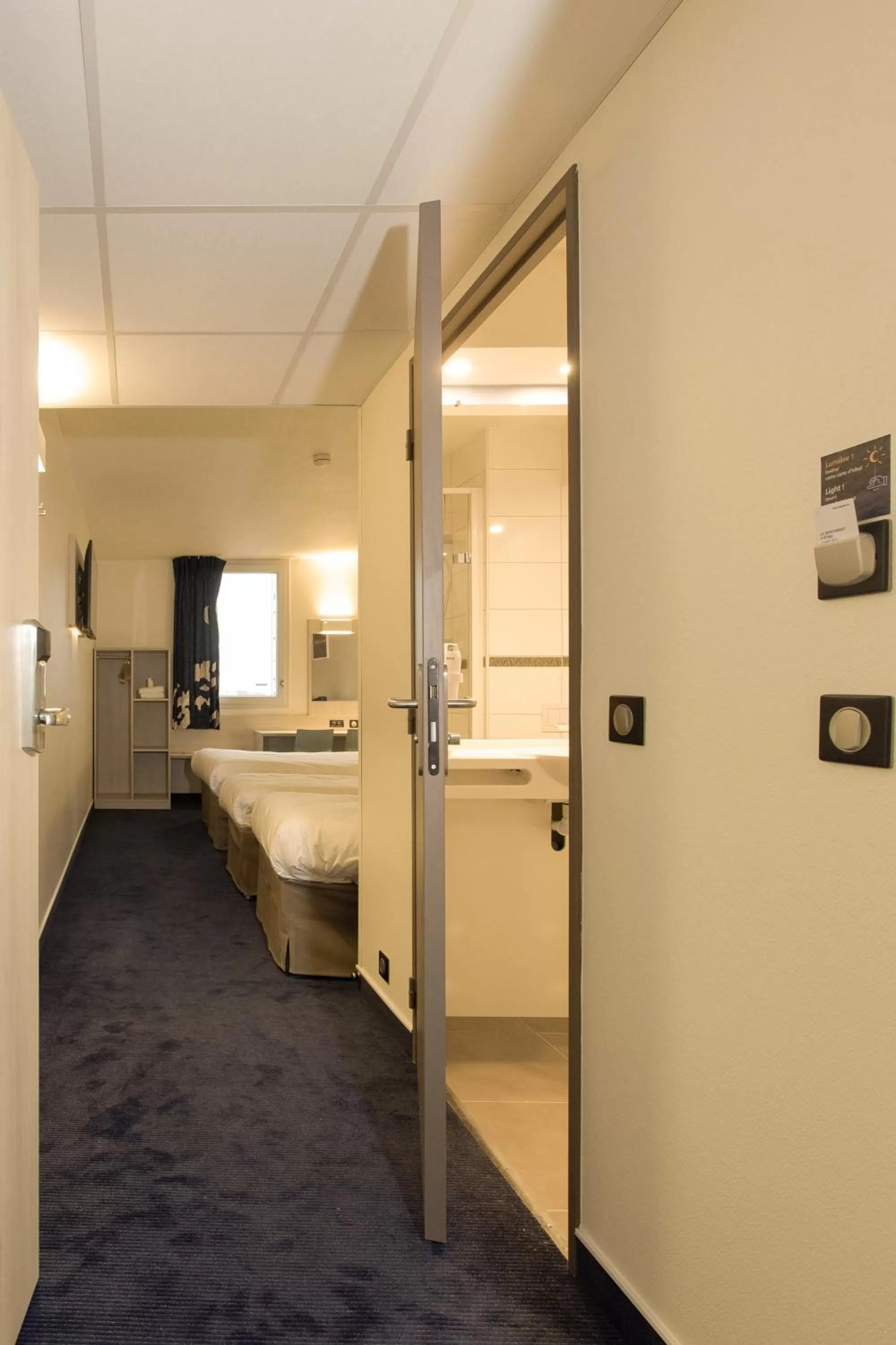 Bedroom, Bed in ACE Hôtel Lyon Vénissieux Parc des Expositions