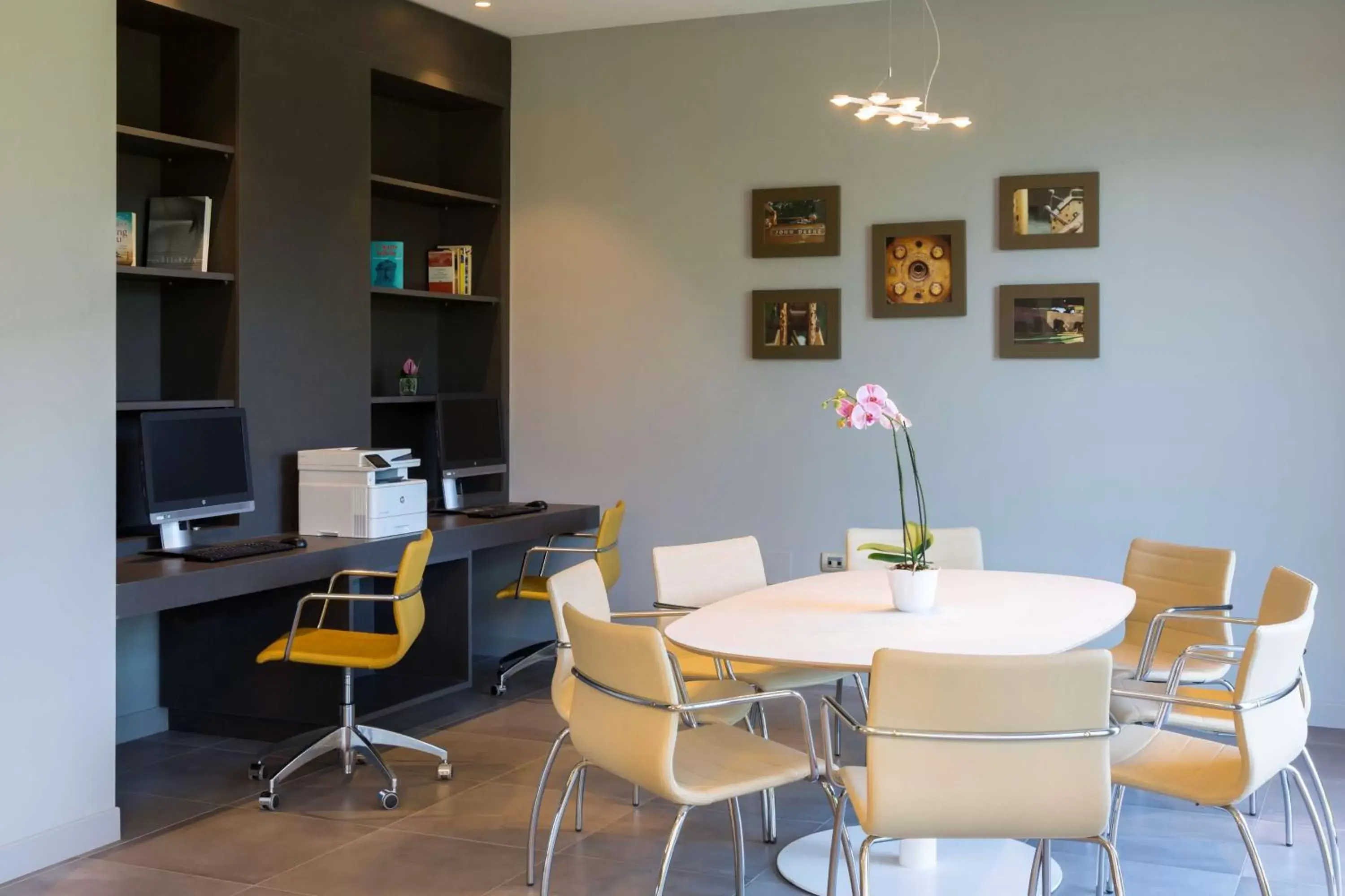 Business facilities, Dining Area in Hampton By Hilton Rome East