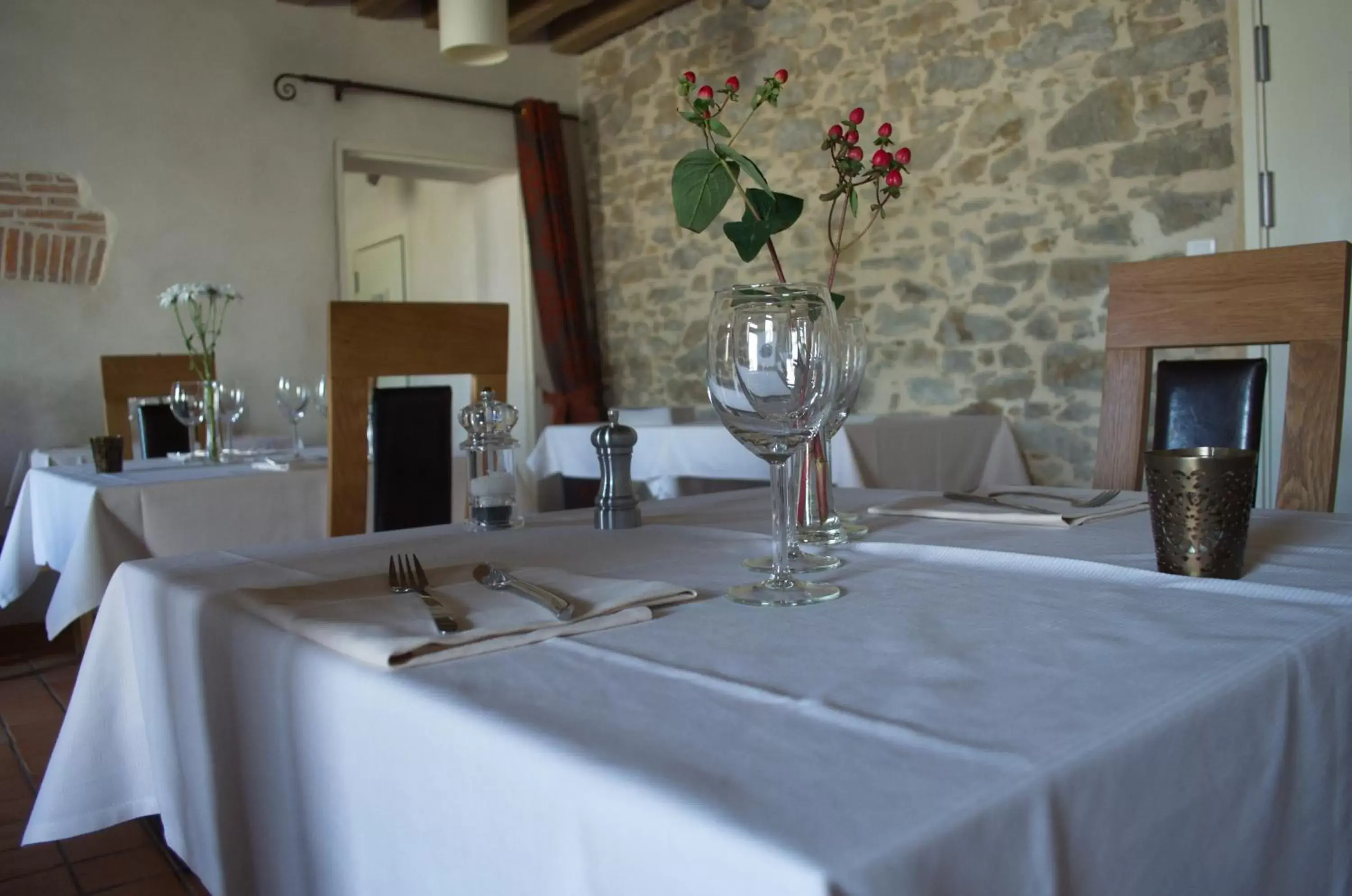 Restaurant/Places to Eat in La Ferme Du Blanchot