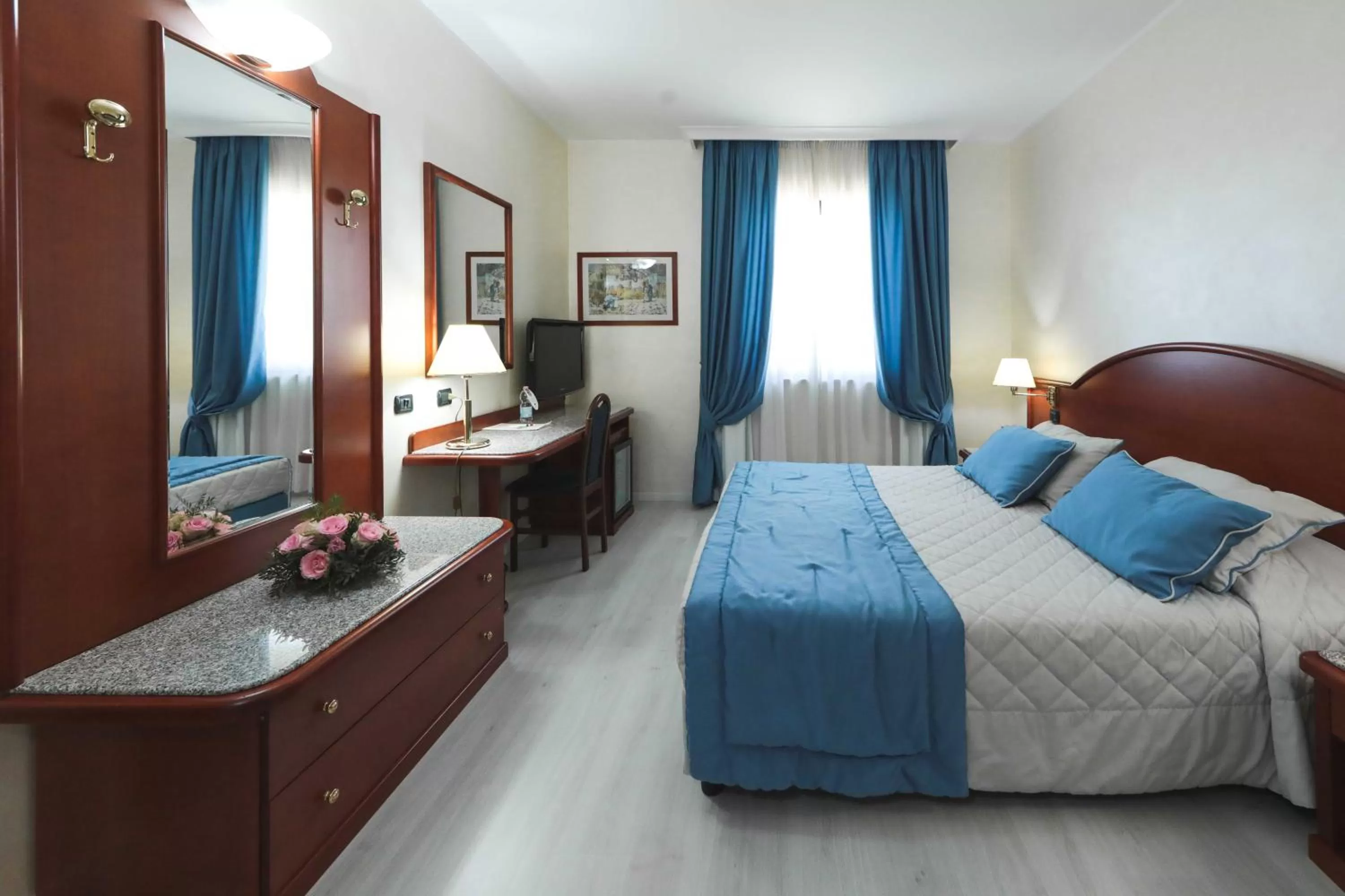 Bed in Edra Palace Hotel & Ristorante