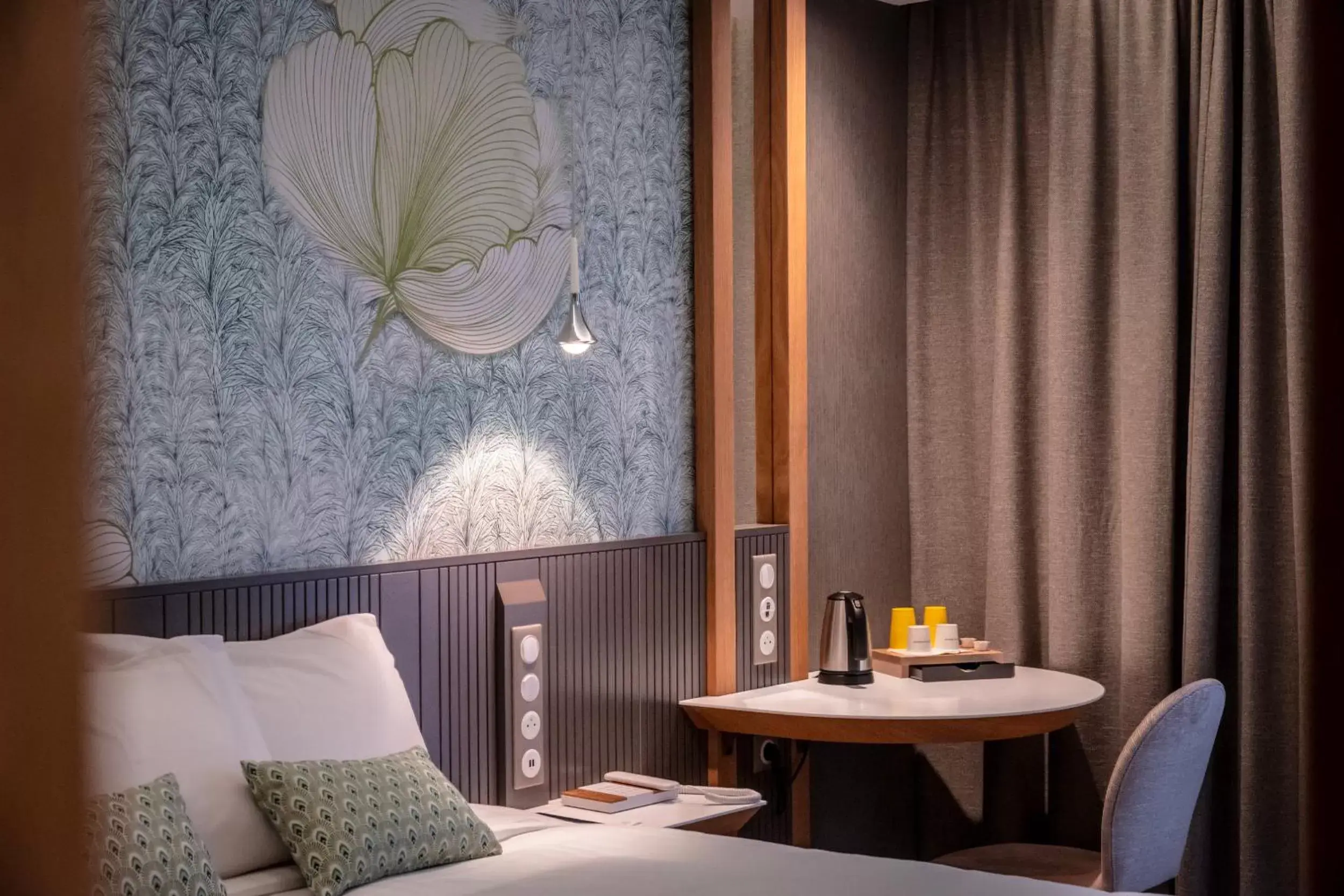 Bedroom in voco Strasbourg Centre - The Garden by IHG Bedroom in voco Strasbourg Centre - The Garden by IHG