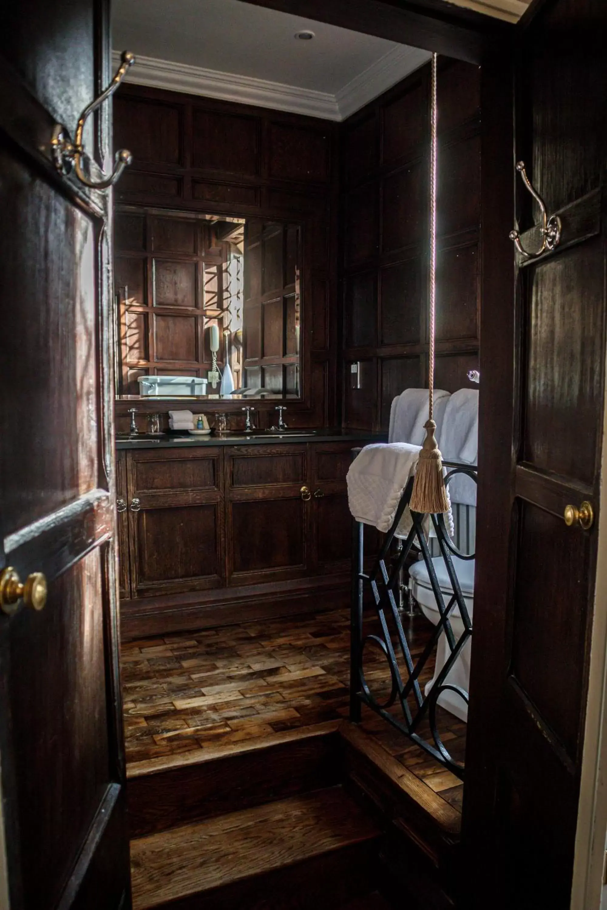 Bathroom in Great Fosters - Near Windsor