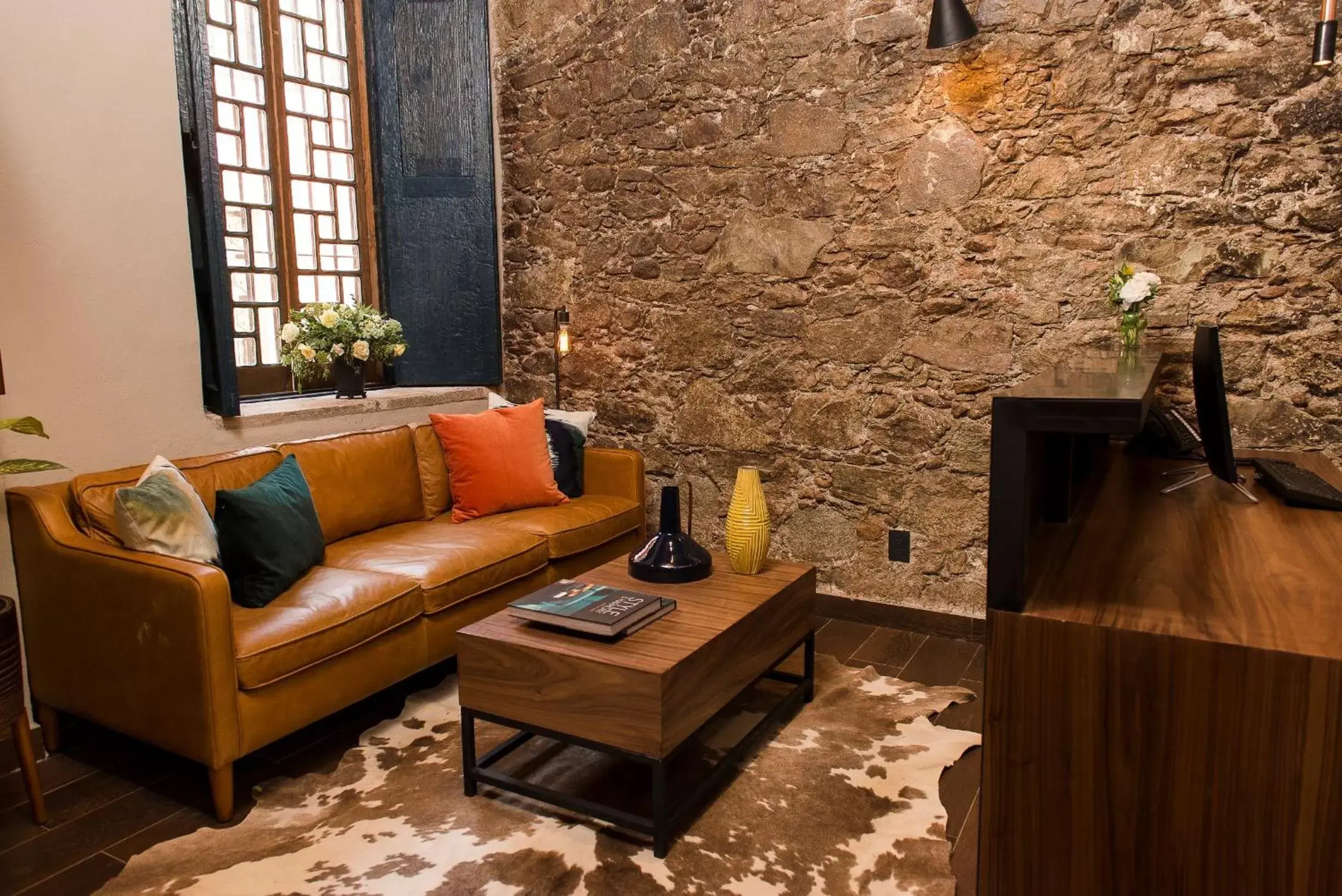 Lobby or reception in Antigua Trece Hotel Fusión Lobby or reception in Antigua Trece Hotel Fusión