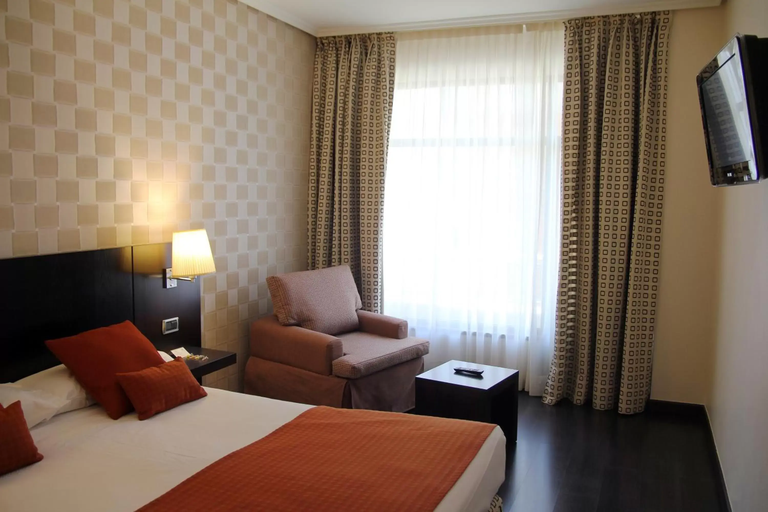 TV and multimedia, Bed in Hotel Conde Duque Bilbao