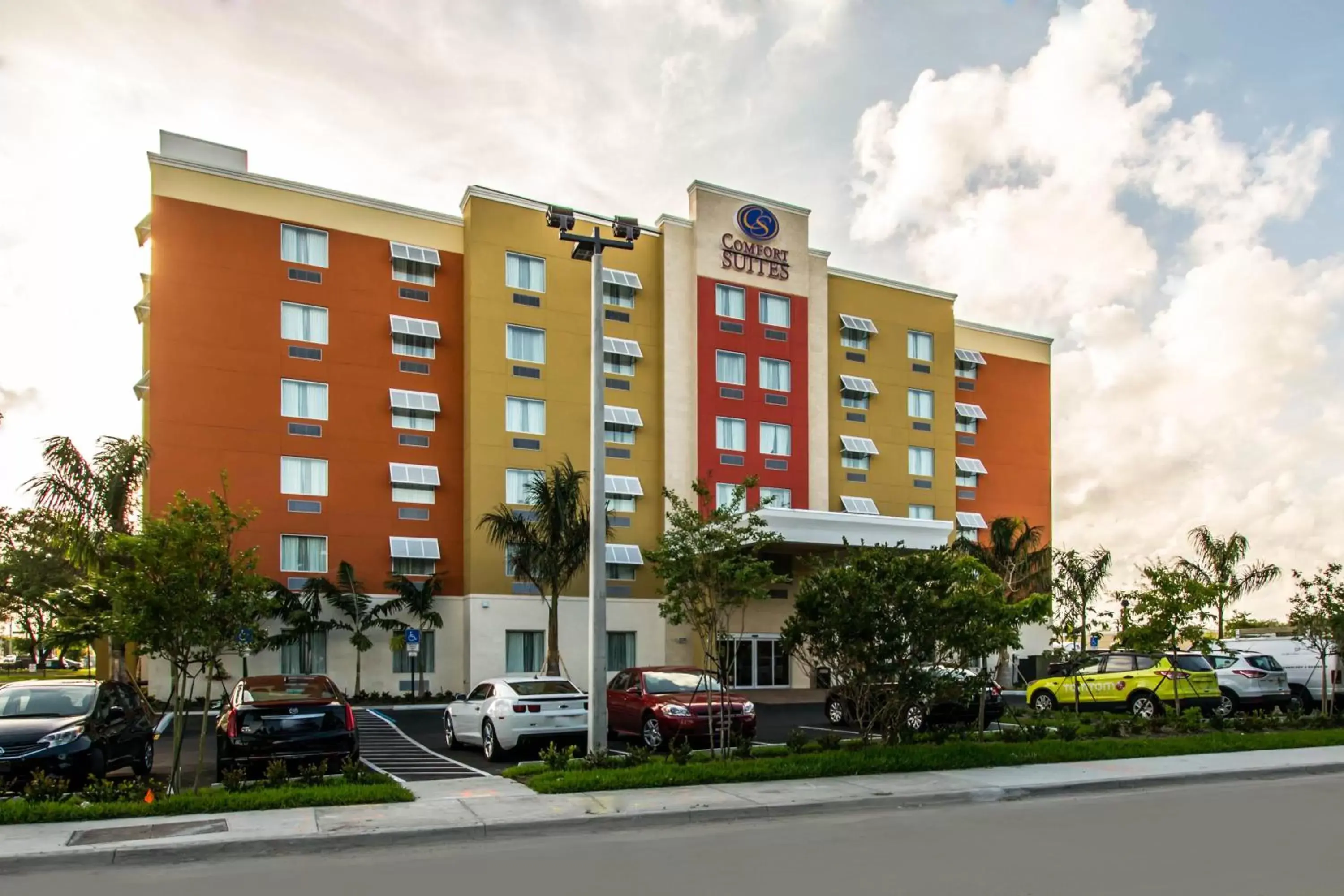 Facade/entrance, Property Building in Comfort Suites Fort Lauderdale Airport South & Cruise Port