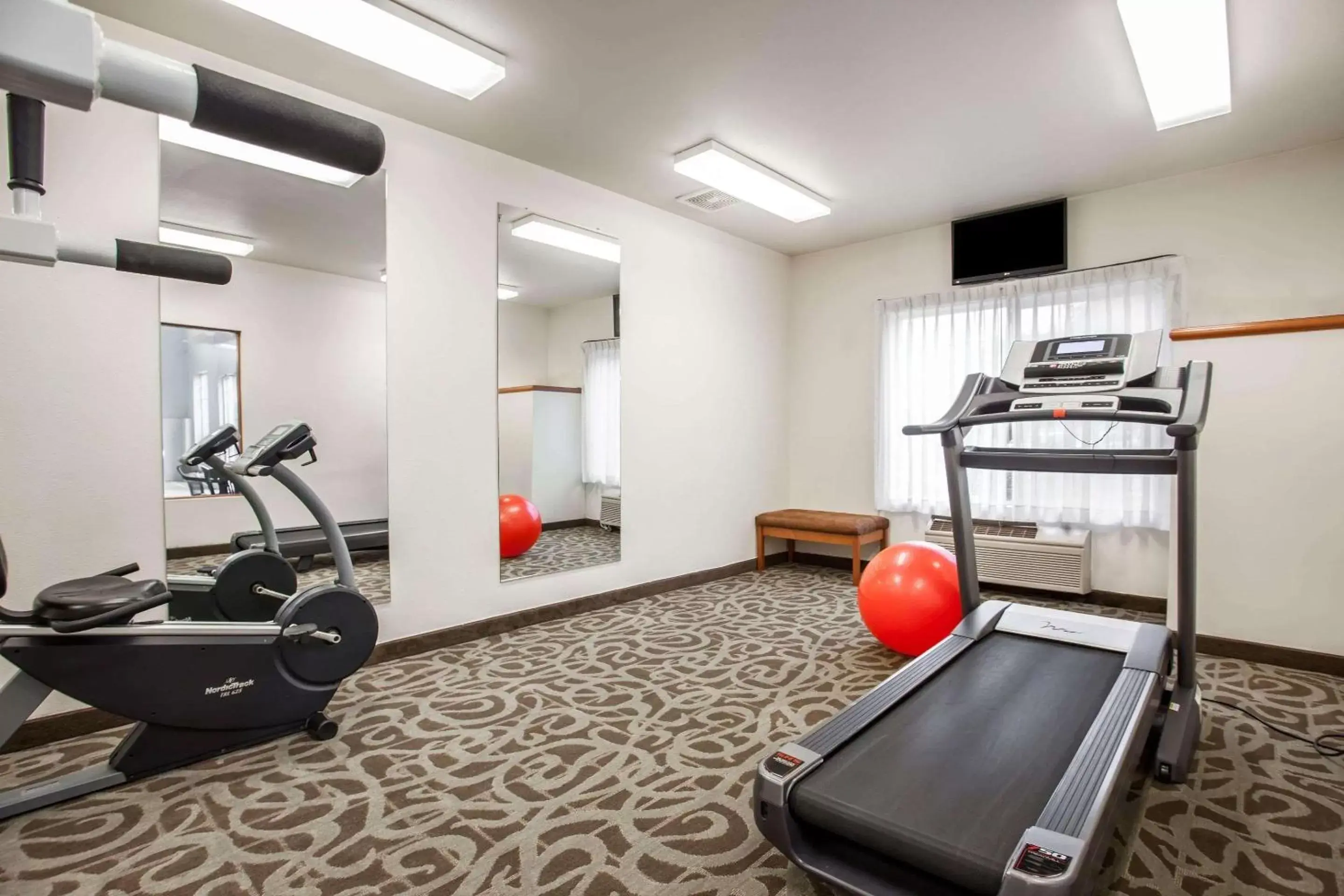 Fitness centre/facilities, Fitness Center/Facilities in Quality Inn & Suites Federal Way - Seattle