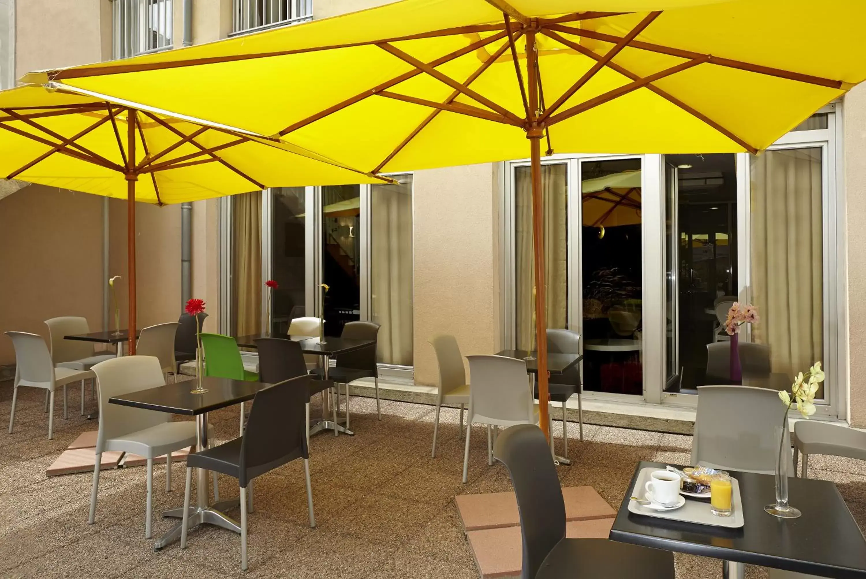 Balcony/Terrace, Restaurant/Places to Eat in Citadines Kléber Strasbourg