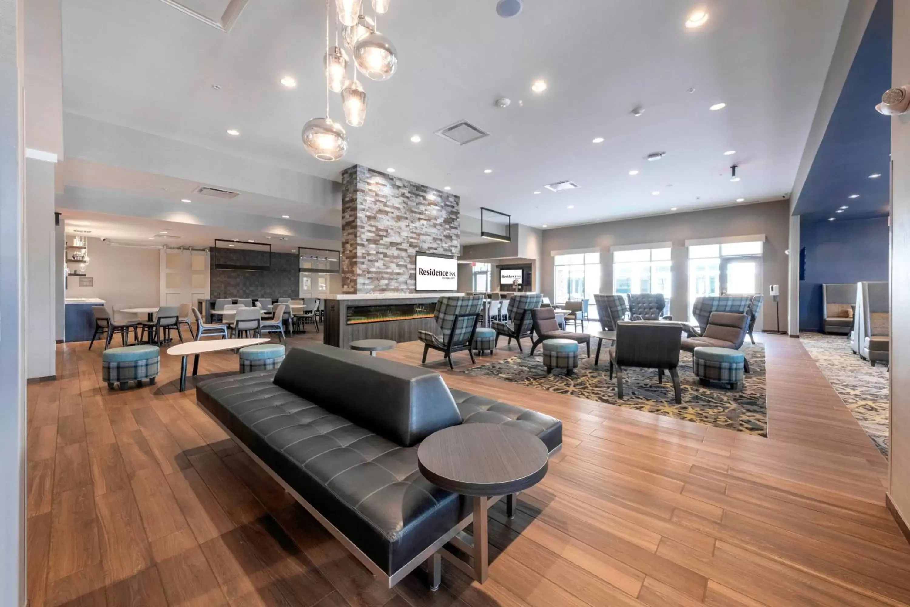 Lobby or reception, Restaurant/Places to Eat in Residence Inn by Marriott Richmond at the Notch