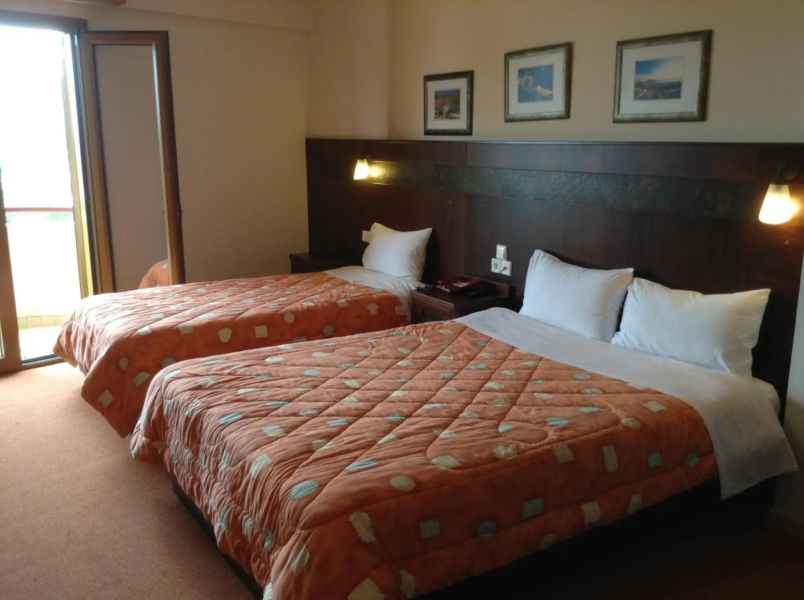 Bed in Hotel Orfeas