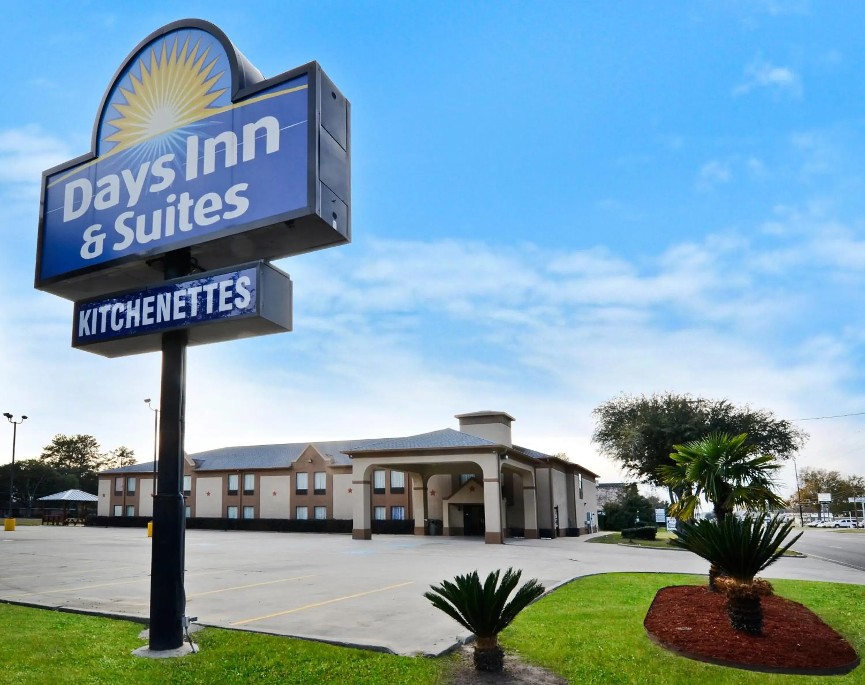 Facade/entrance in Days Inn & Suites by Wyndham Eunice Facade/entrance in Days Inn & Suites by Wyndham Eunice