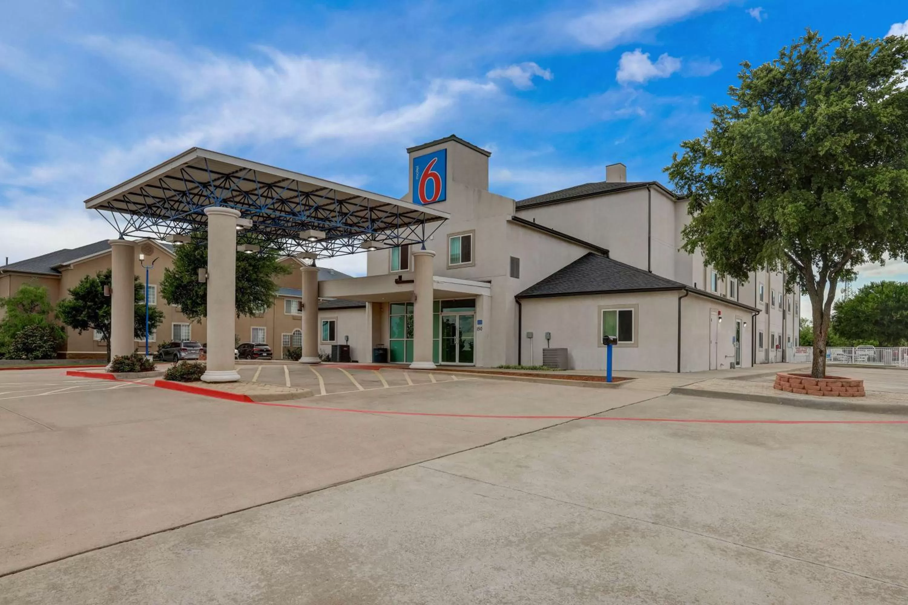 Property building in Motel 6-Weatherford, TX