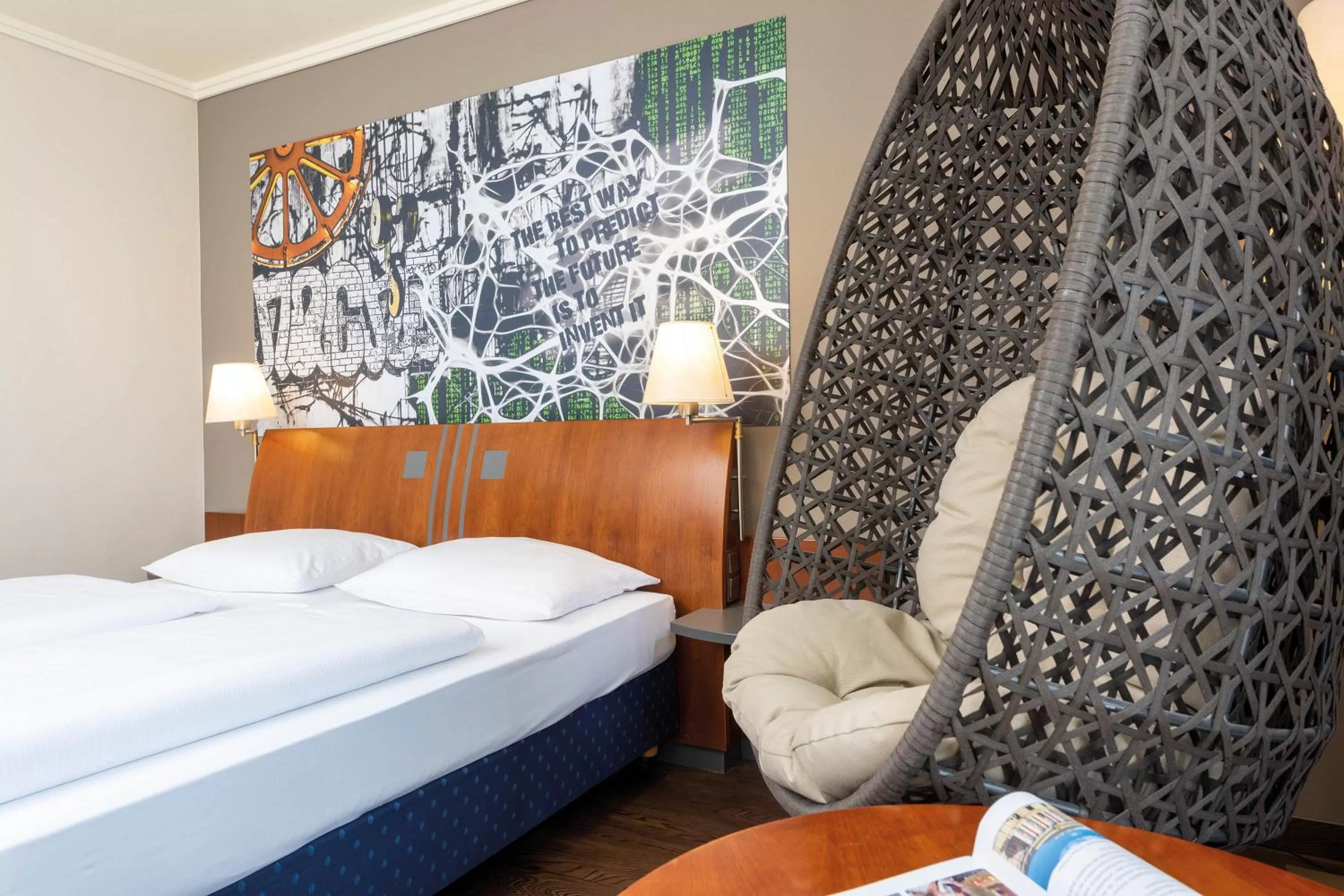 Seating area, Bed in Seminaris SeeHotel Potsdam