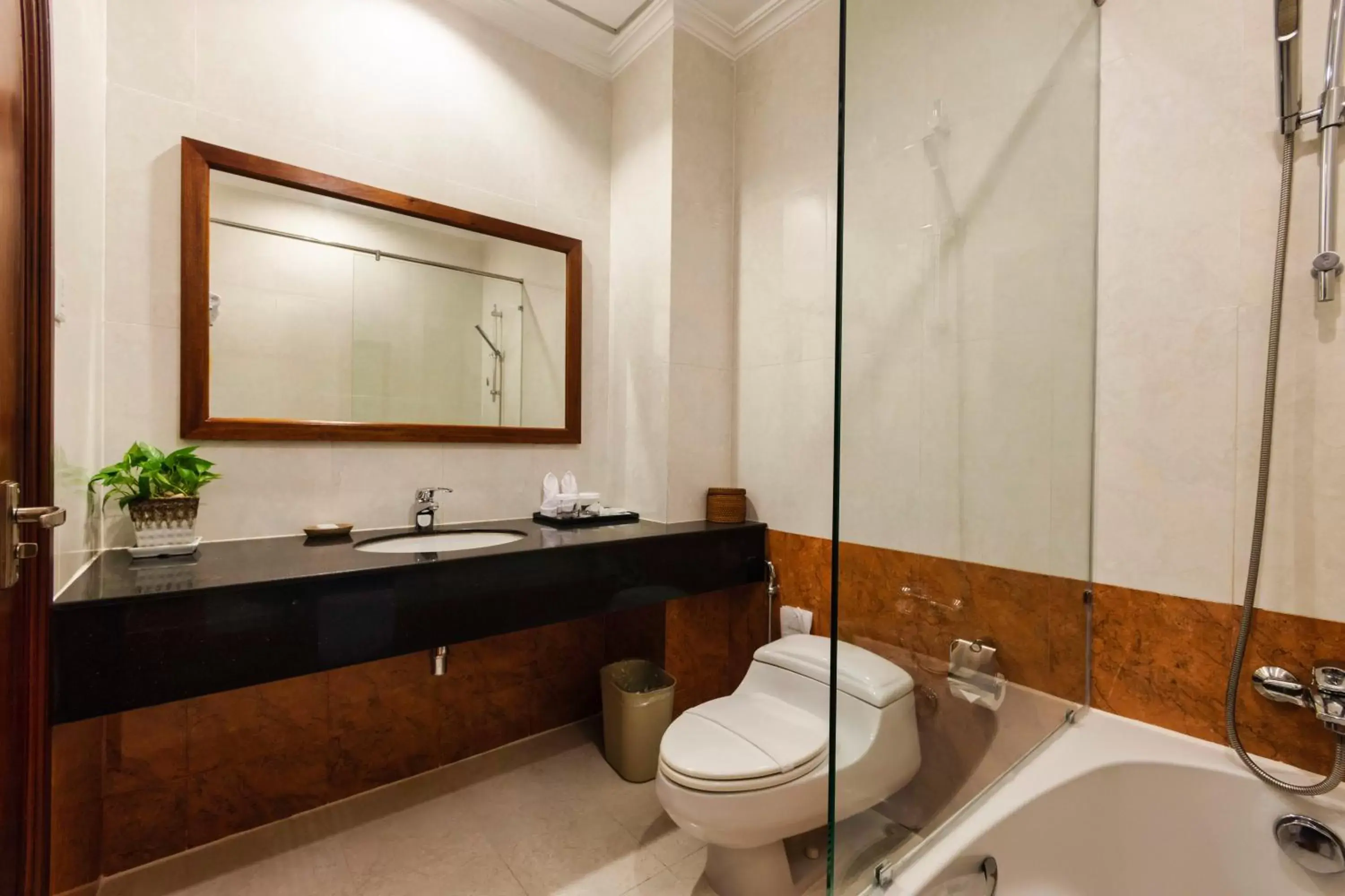 Bathroom in Saem Siemreap Hotel