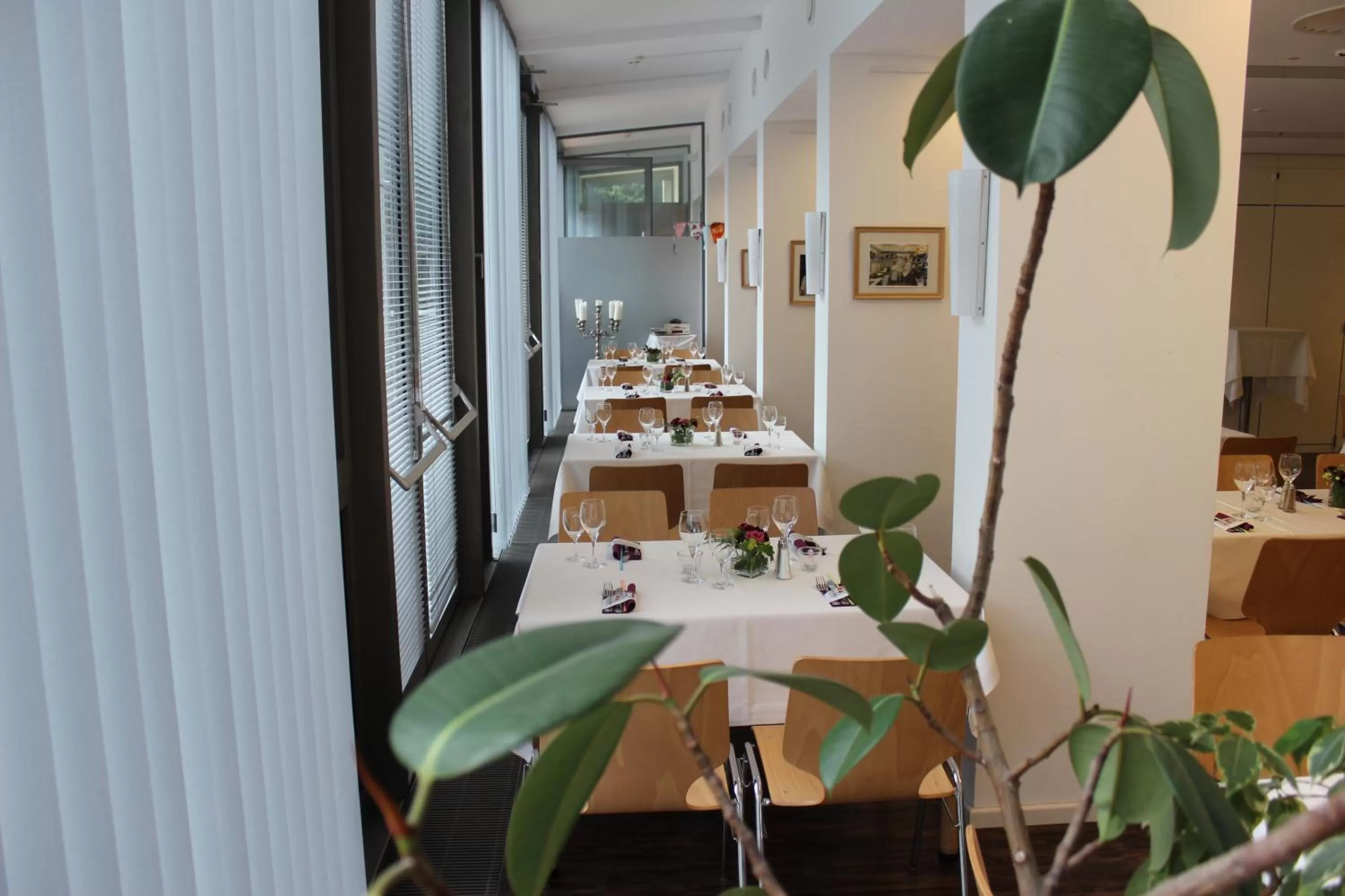 Restaurant/places to eat in Ausbildungshotel St. Theresia