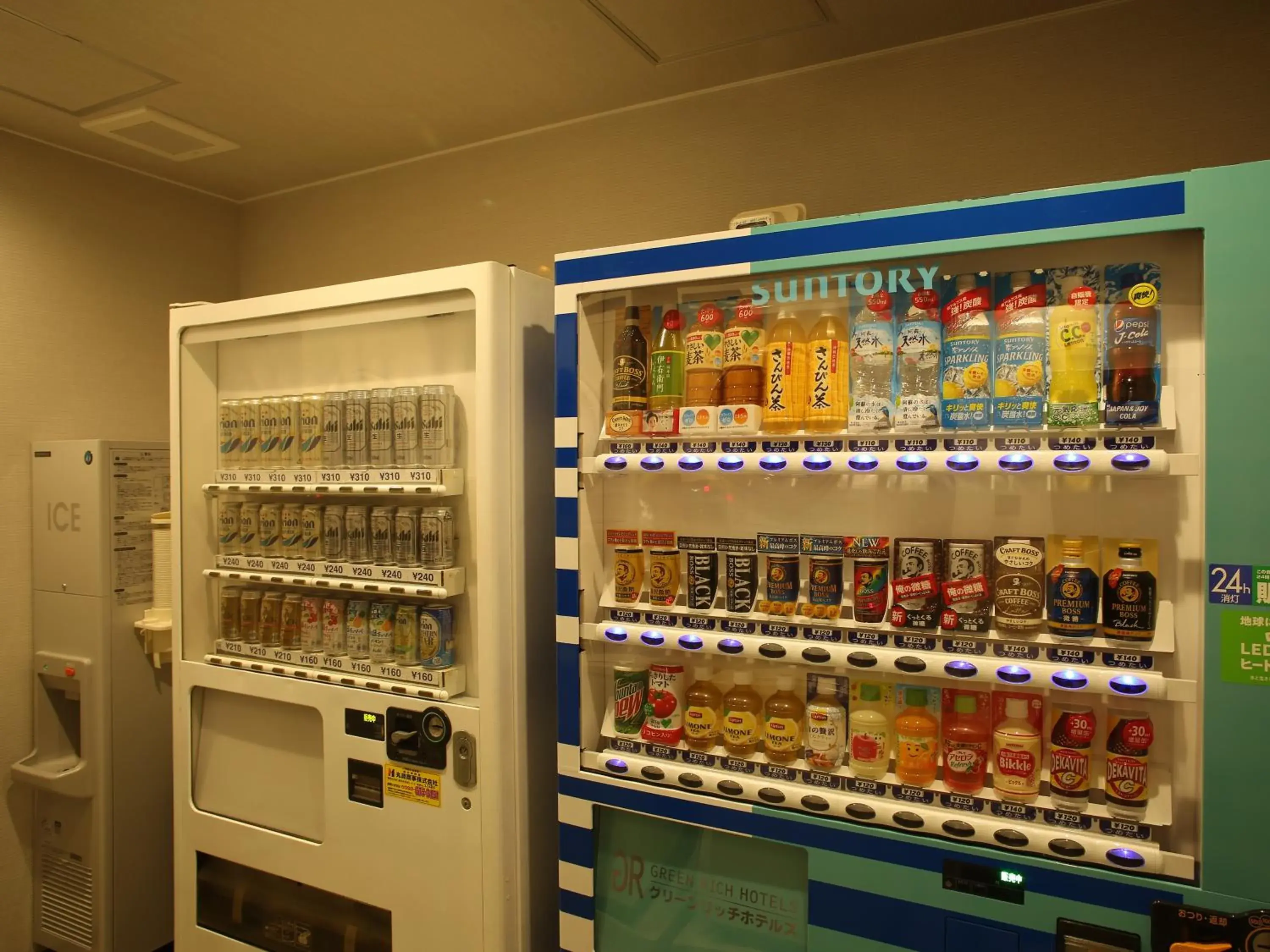 vending machine in Green Rich Hotel Naha -Hotel & Capsule- Artificial hot spring Futamata Yunohana