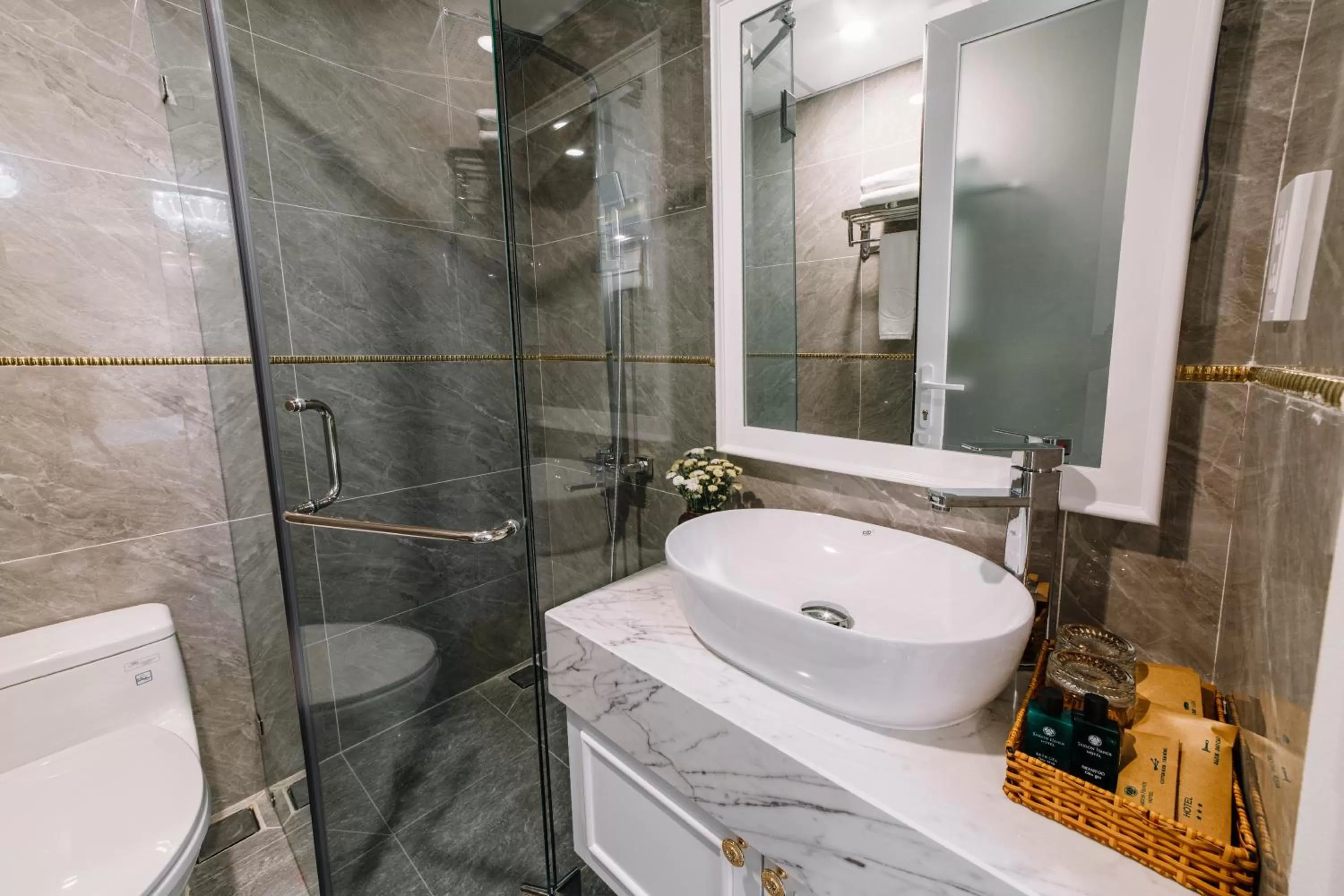 Bathroom in Saigon Hanoi Central Hotel