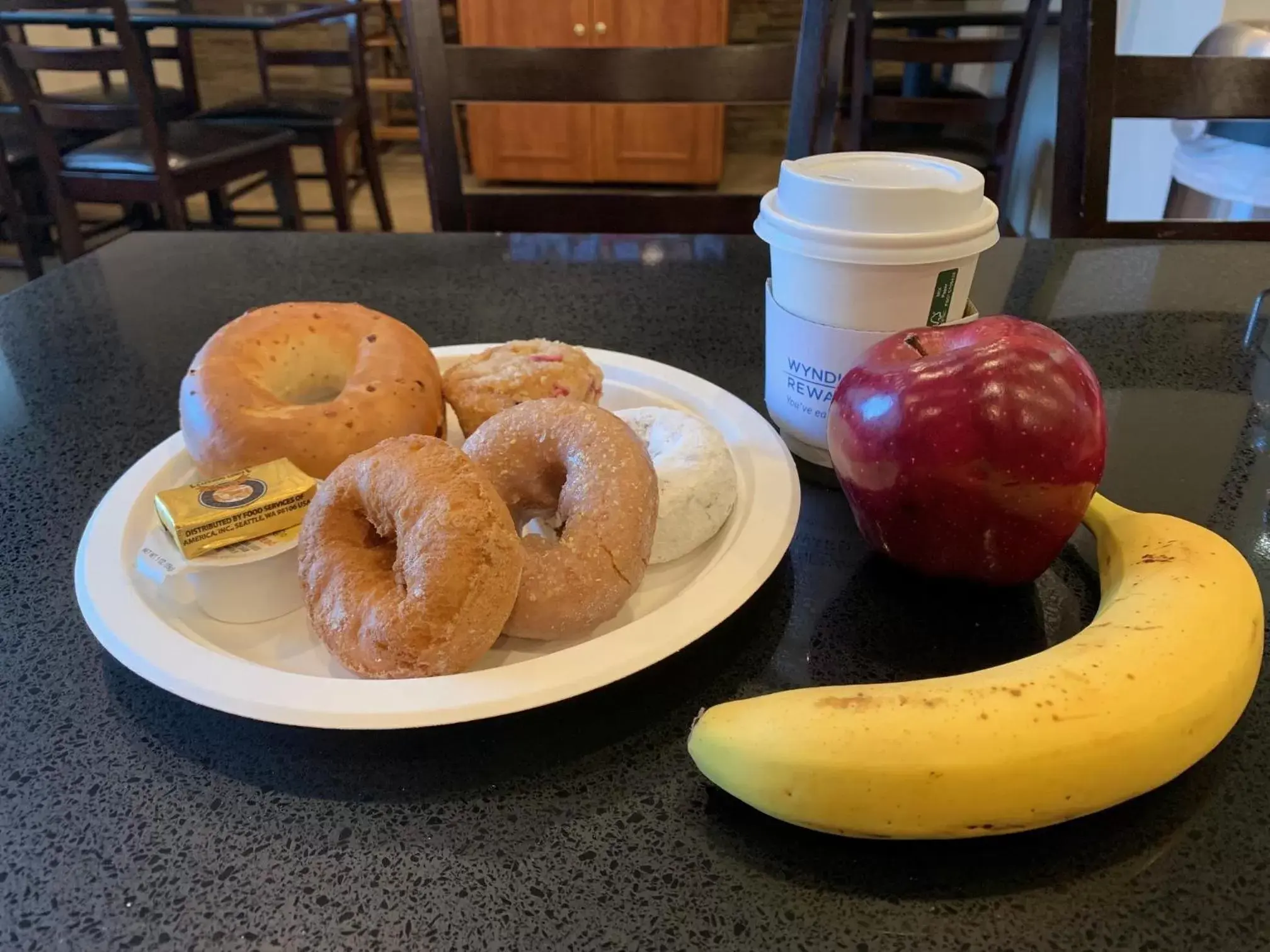 Food and drinks in Ramada by Wyndham Portland Food and drinks in Ramada by Wyndham Portland