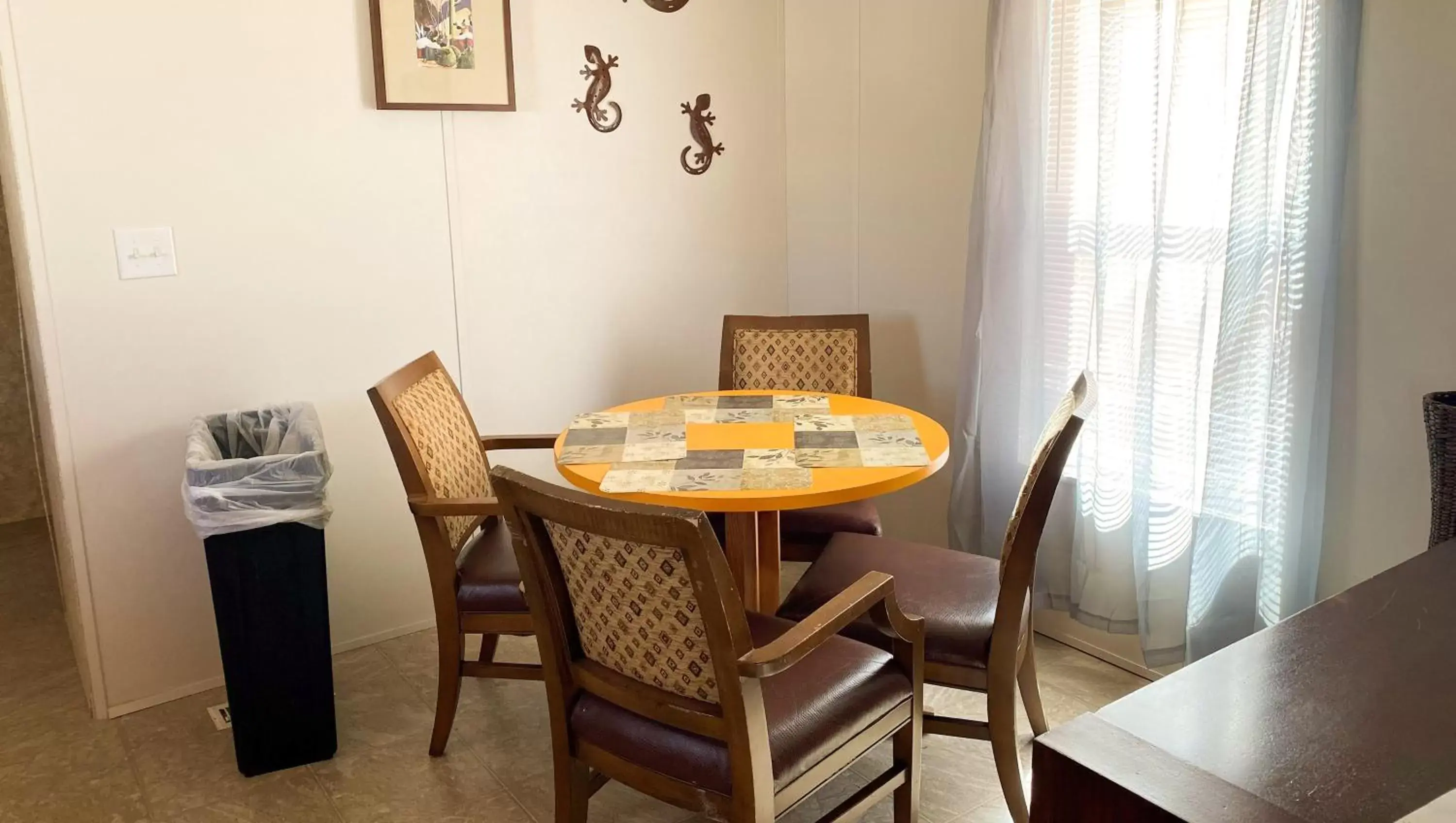 Food and drinks in Ticaboo Lodge Food and drinks in Ticaboo Lodge