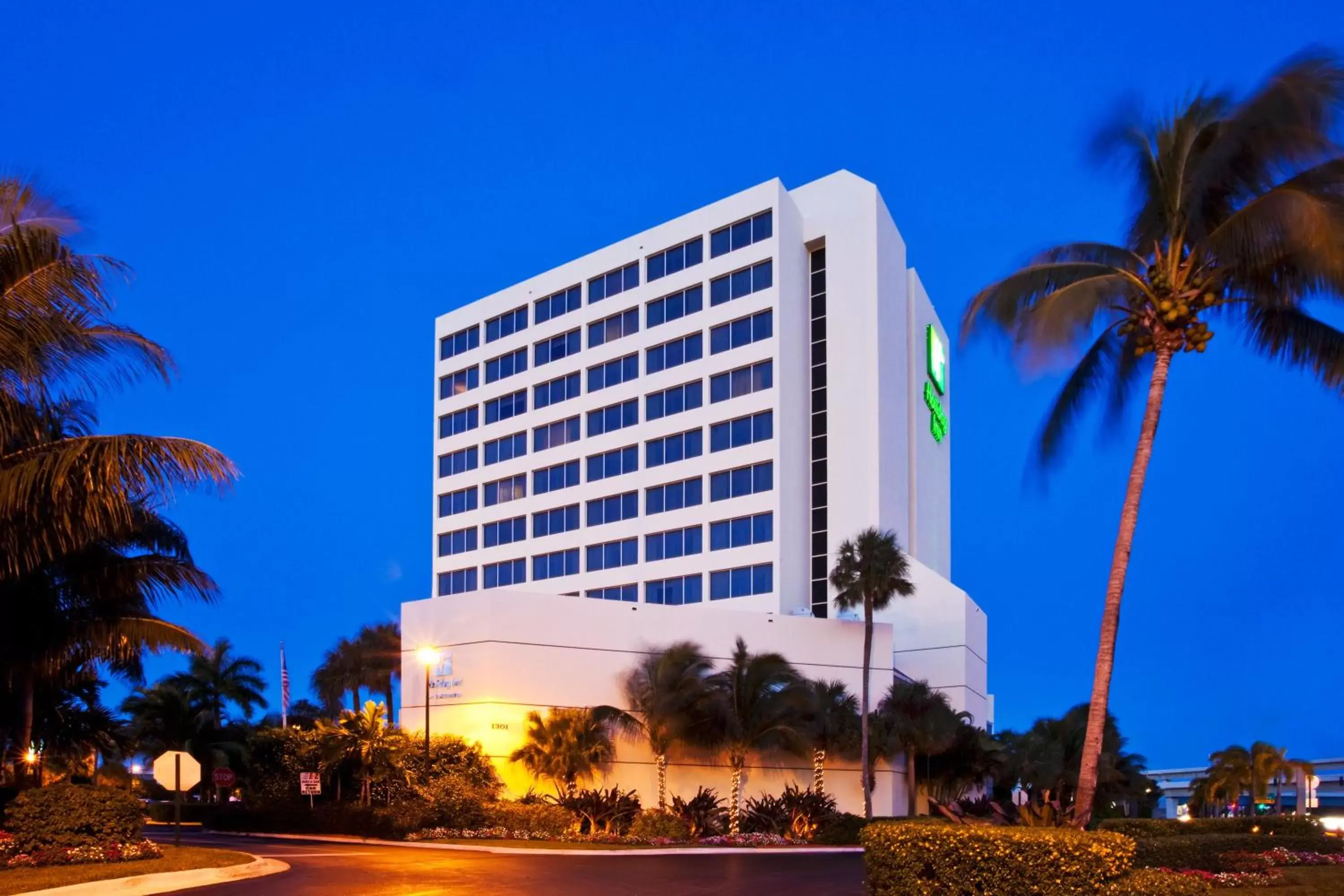 Property Building in Holiday Inn Palm Beach-Airport Conf Ctr, an IHG Hotel