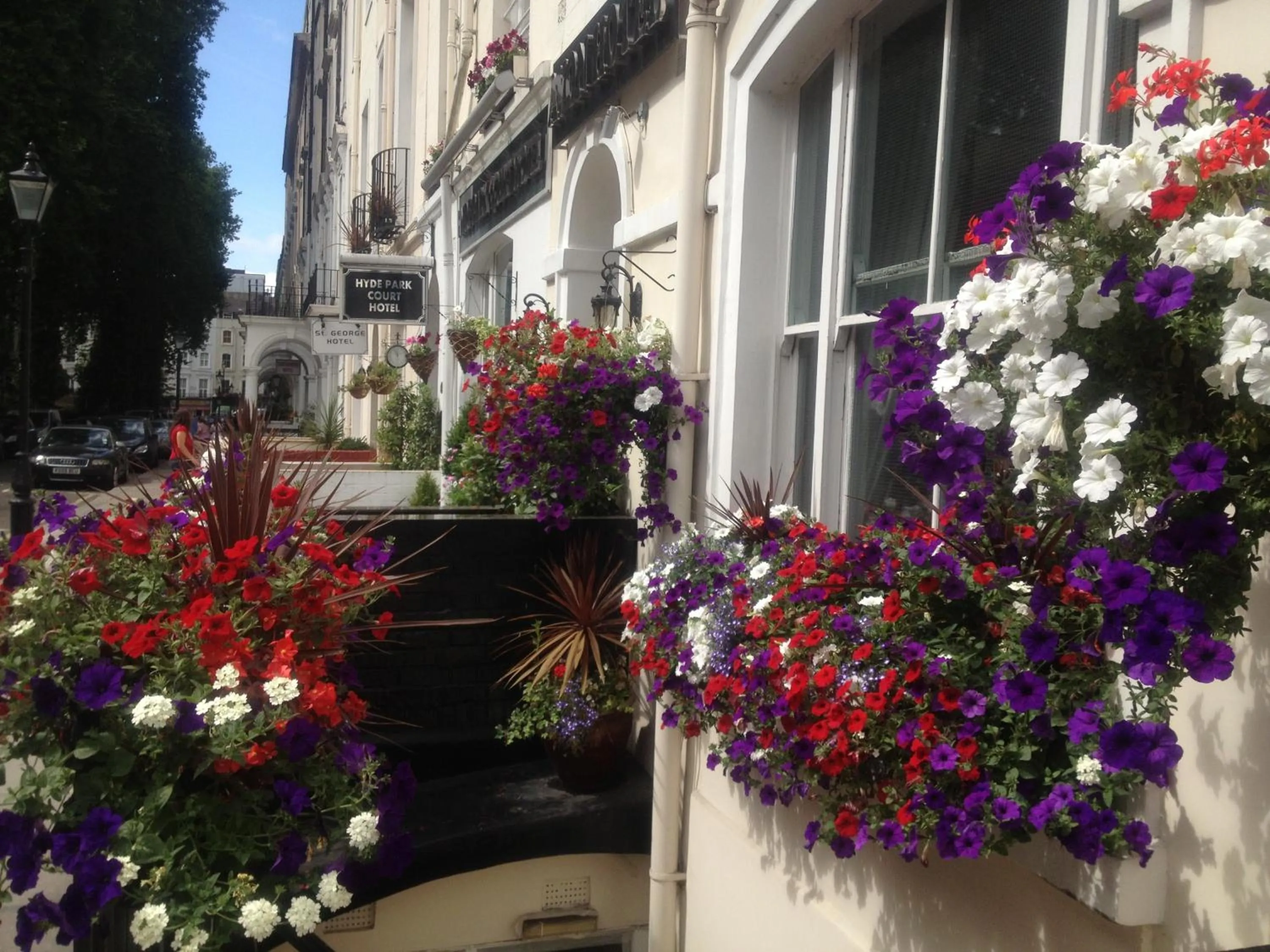 Facade/entrance in Avon Hotel