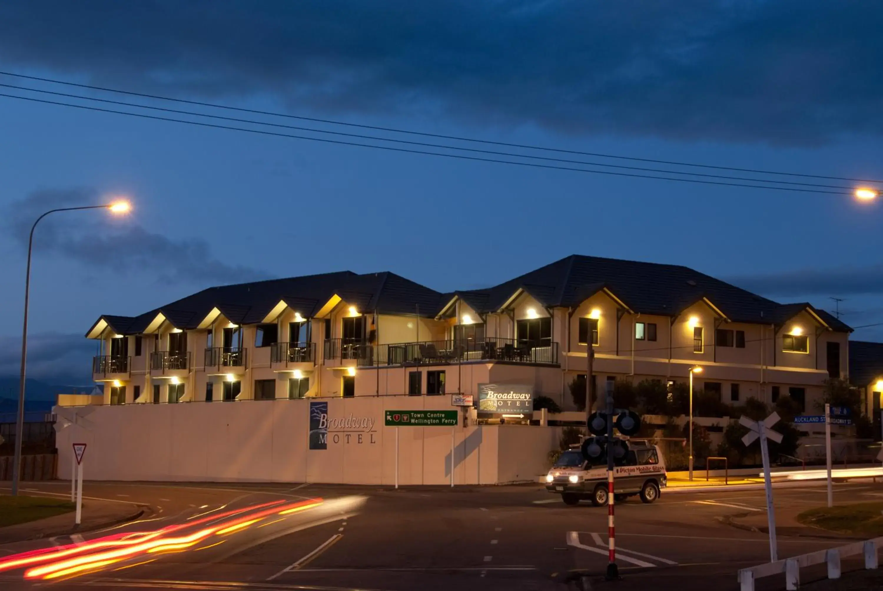 Facade/entrance, Property Building in Broadway Motel