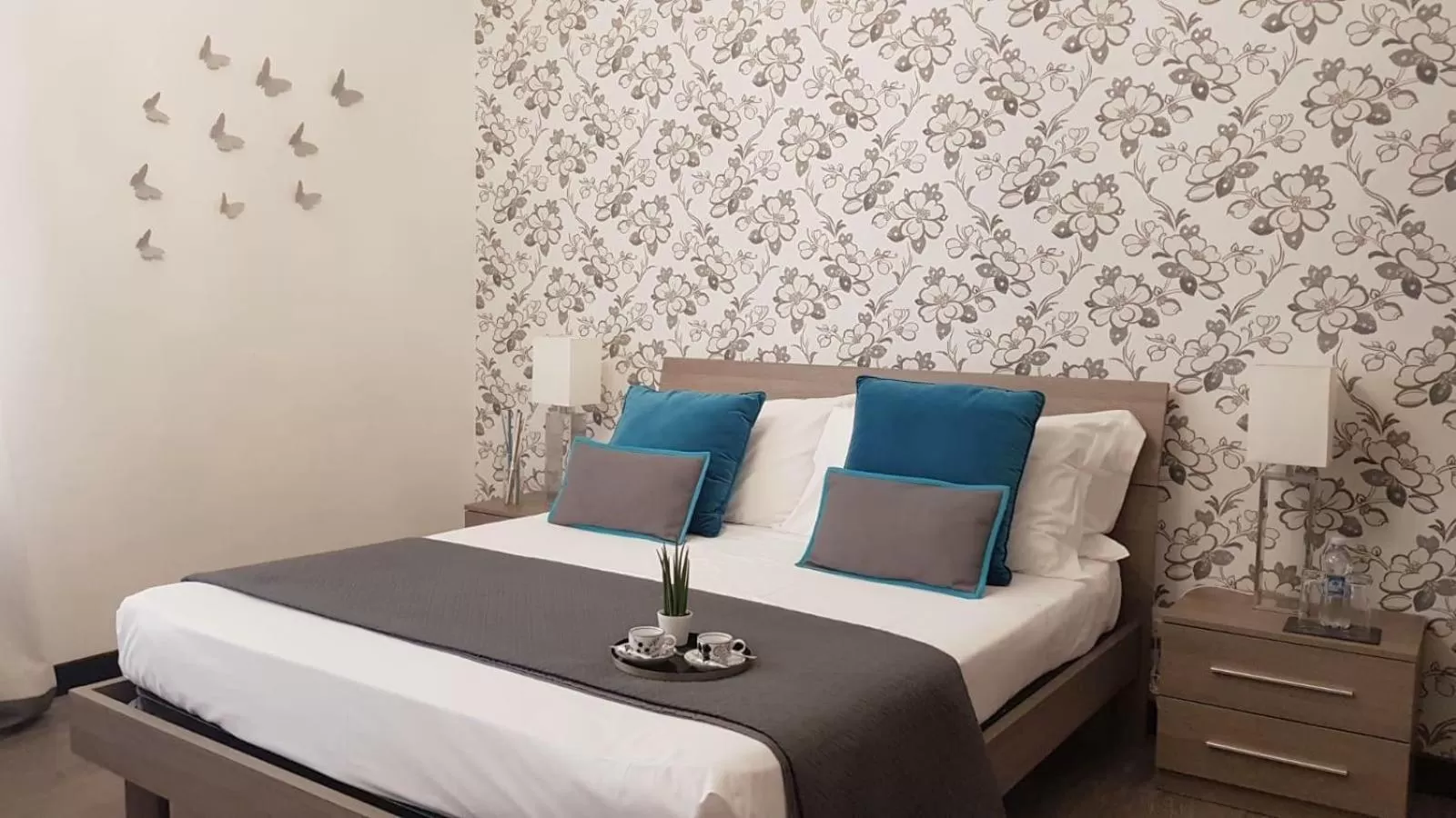 Photo of the whole room, Bed in Nobilcasa Suites