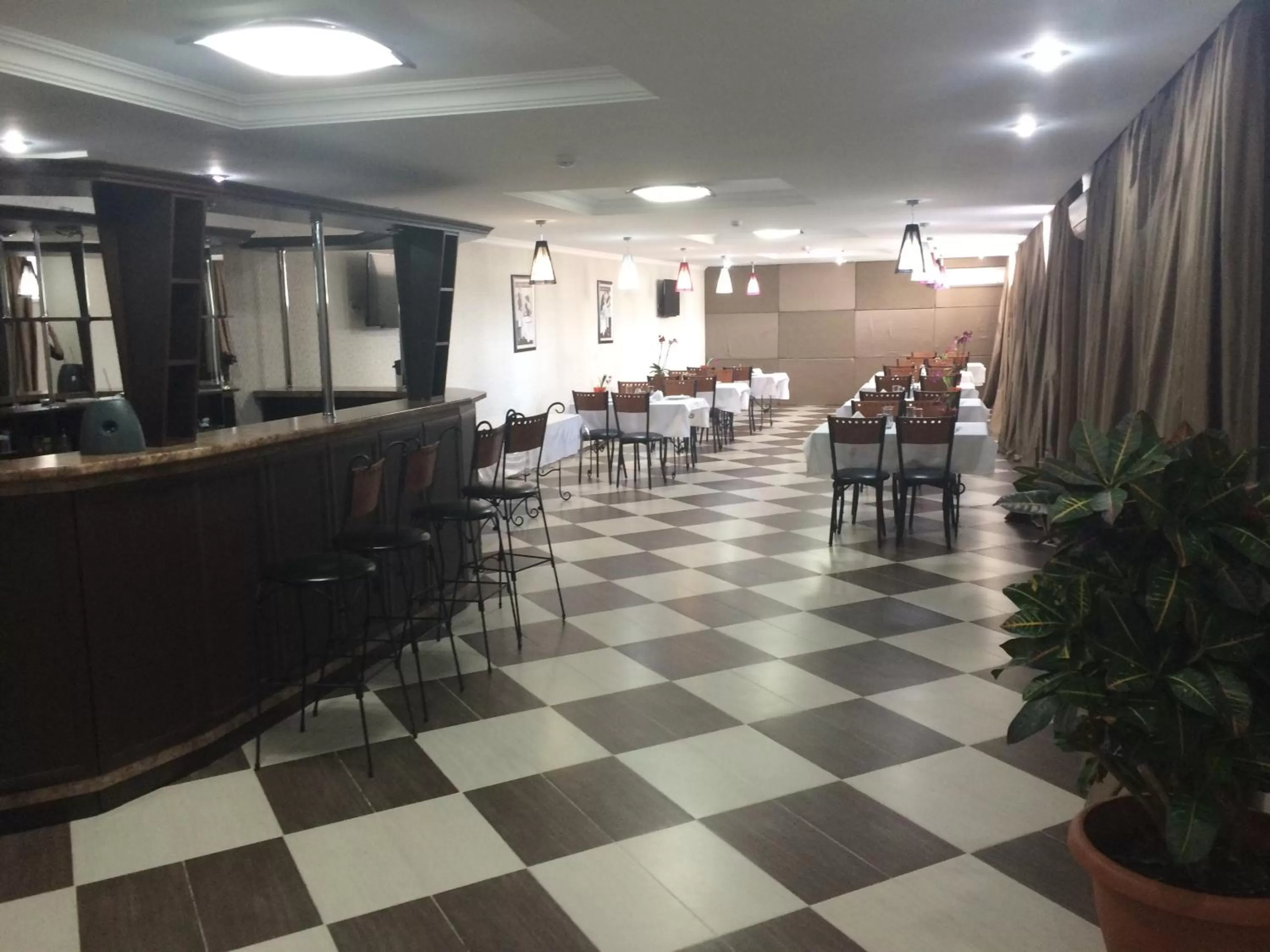 Restaurant/places to eat in Hotel Laeti-Zhaiyk