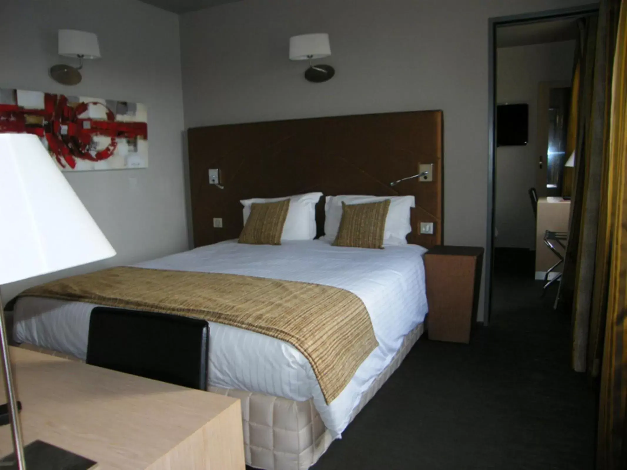 Bedroom, Bed in Hôtel Saint-Pierre