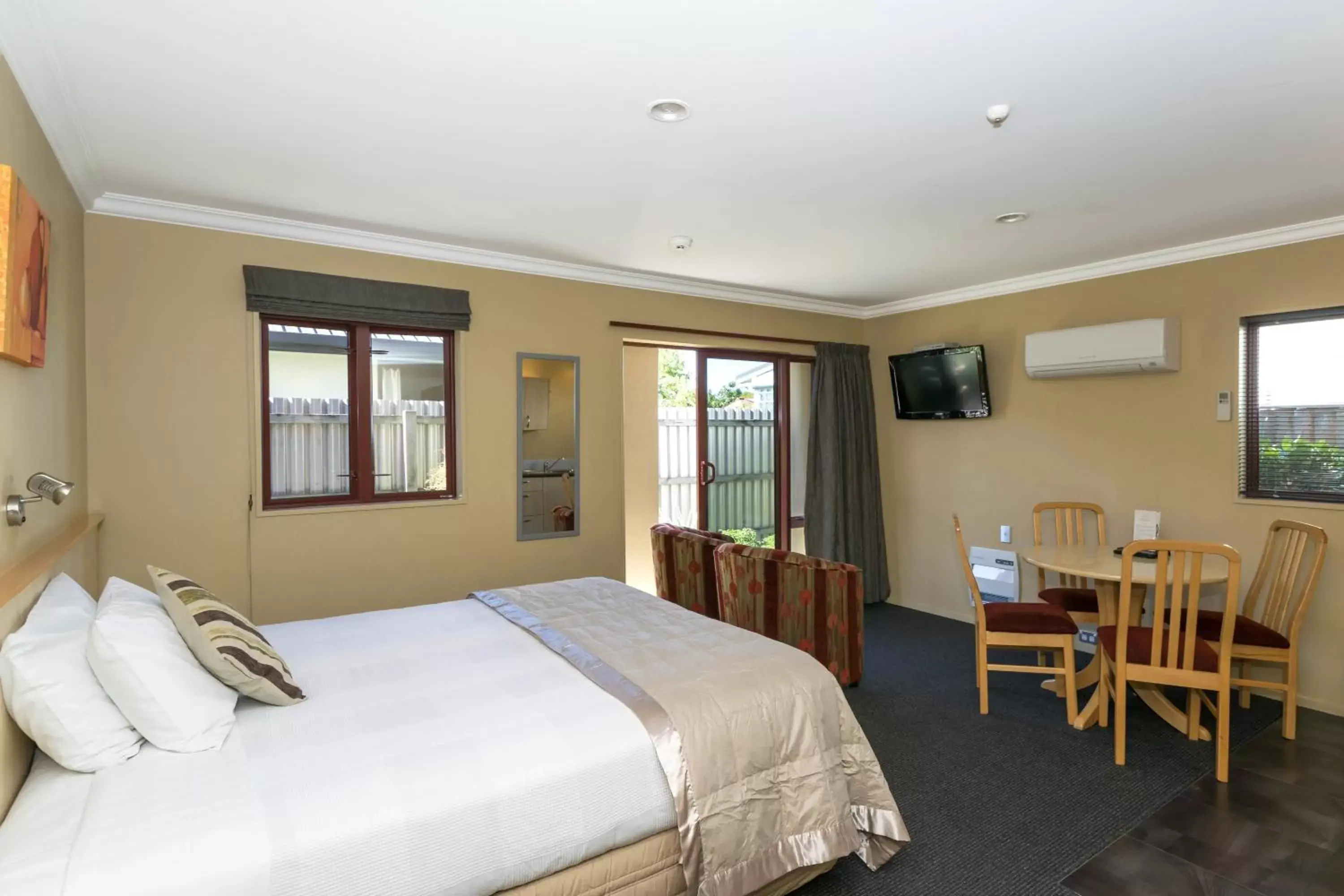 Bedroom in Blenheim Spa Motor Lodge