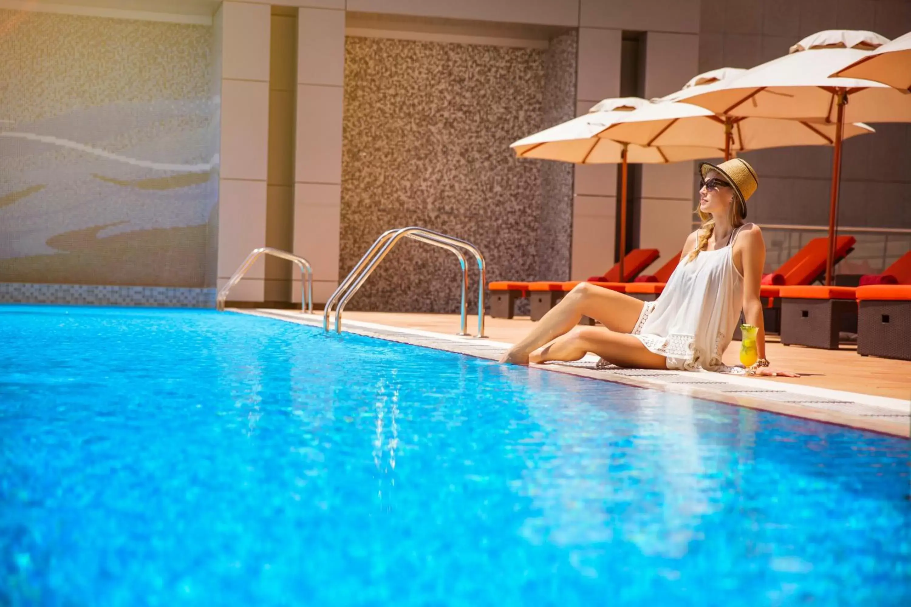 Massage, Swimming Pool in Downtown Rotana