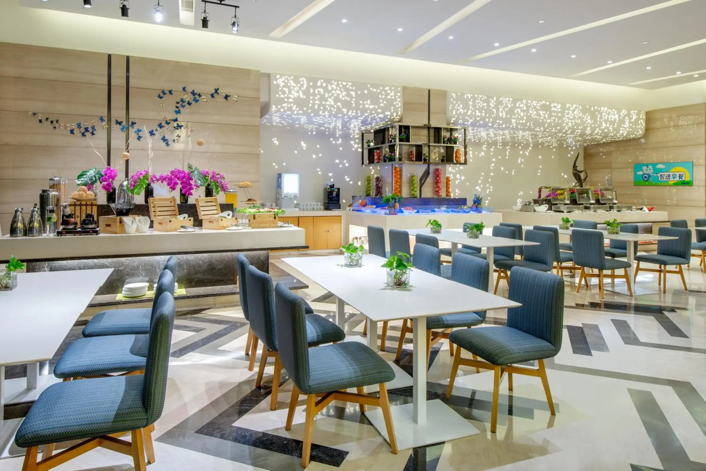 Breakfast, Restaurant/Places to Eat in Holiday Inn Express Chengdu Huanhuaxi, an IHG Hotel