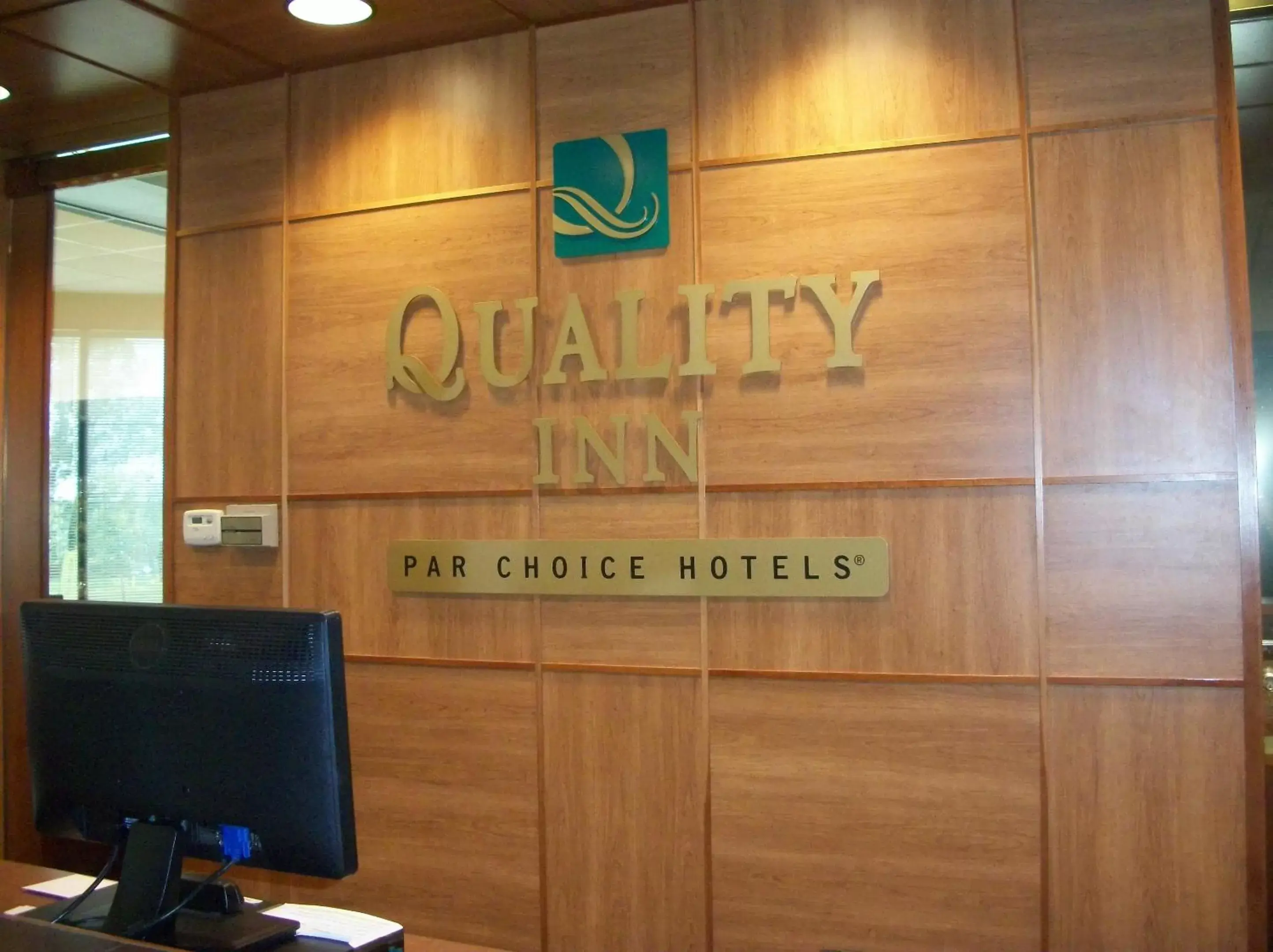 Lobby or reception in Quality Inn Rouyn-Noranda