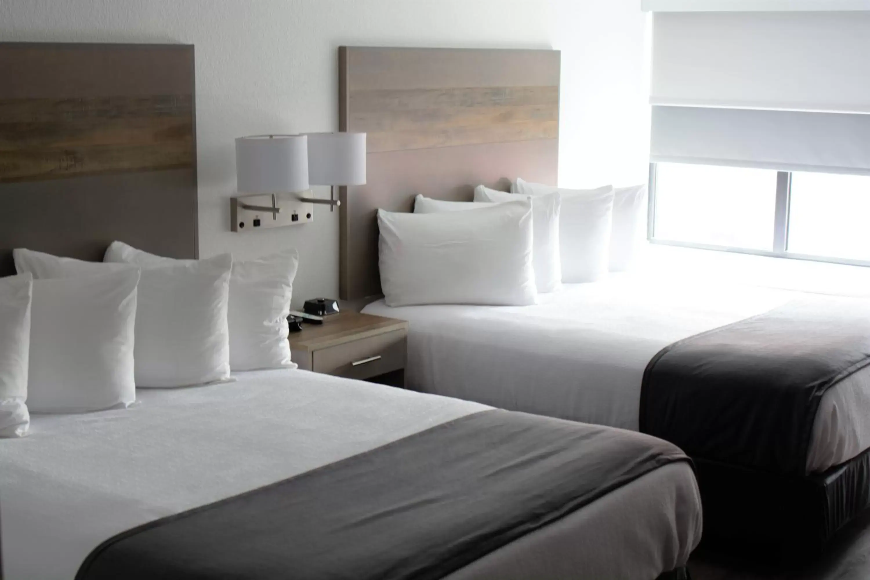 Bedroom, Bed in Best Western Plus Executive Residency Waterloo & Cedar Falls