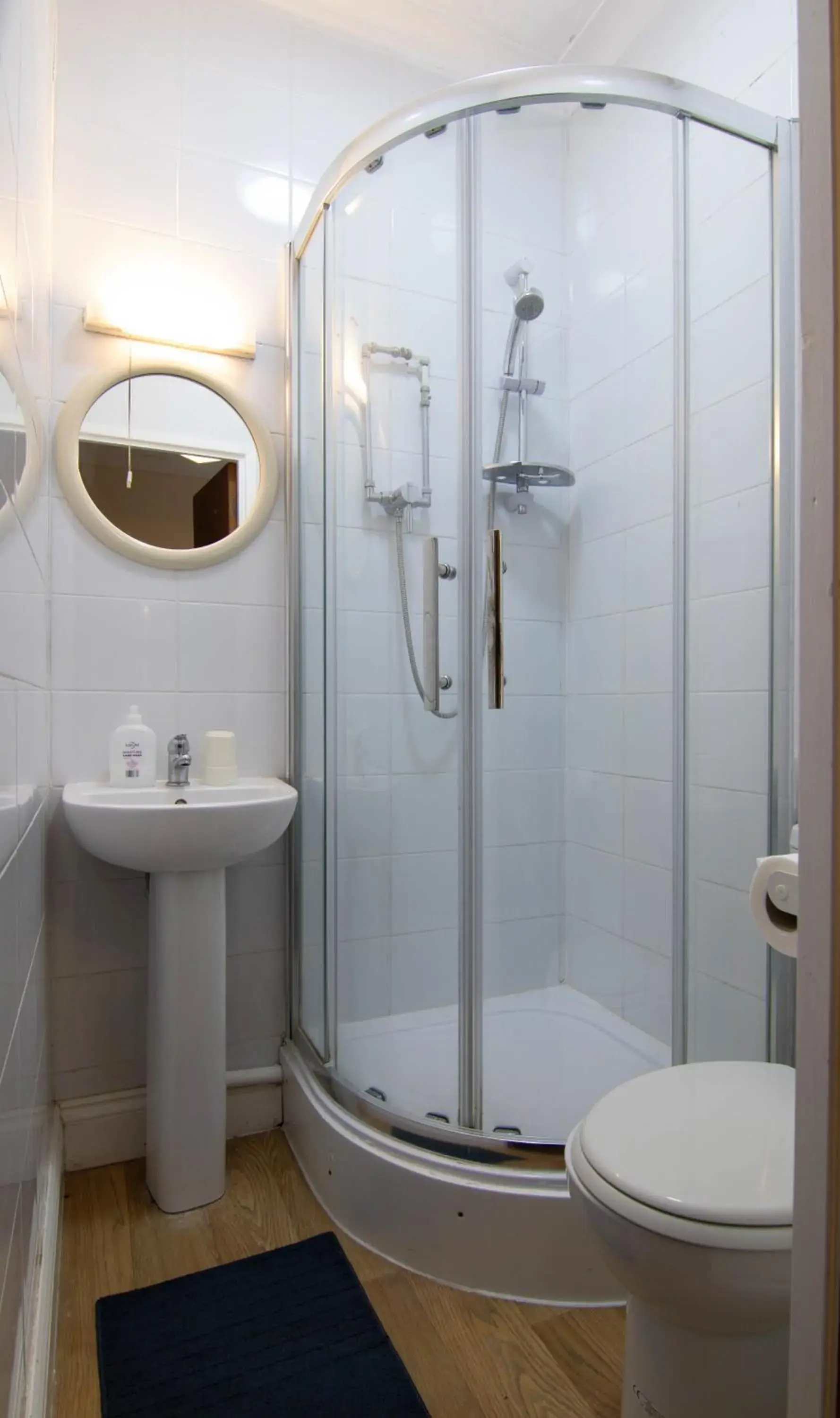 Standard Twin Room in Shelford Lodge Standard Twin Room in Shelford Lodge