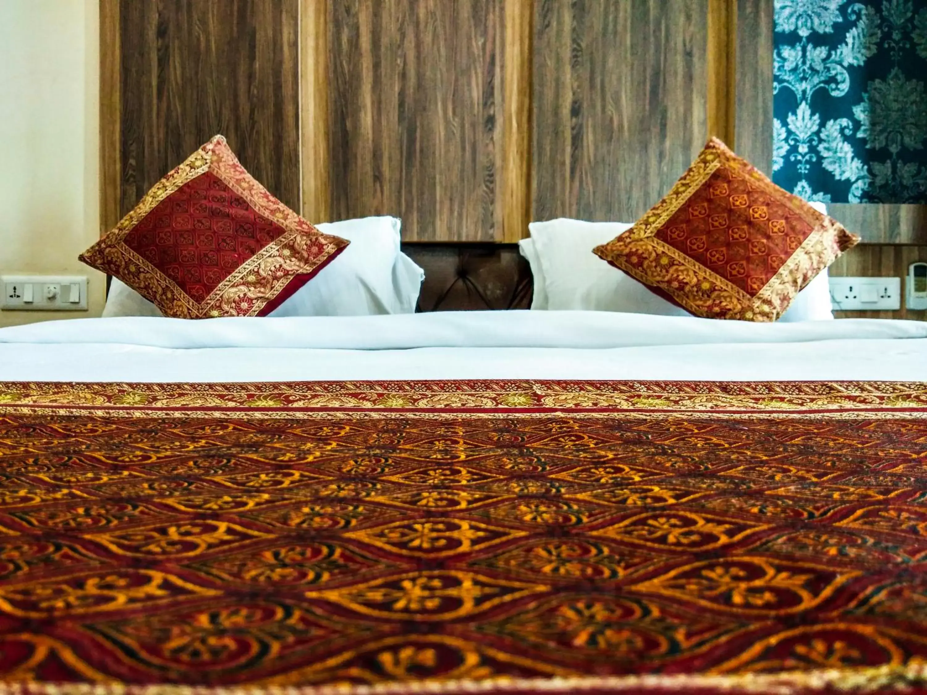 Bedroom, Bed in Dwivedi Hotels Sri Omkar Palace Bedroom, Bed in Dwivedi Hotels Sri Omkar Palace