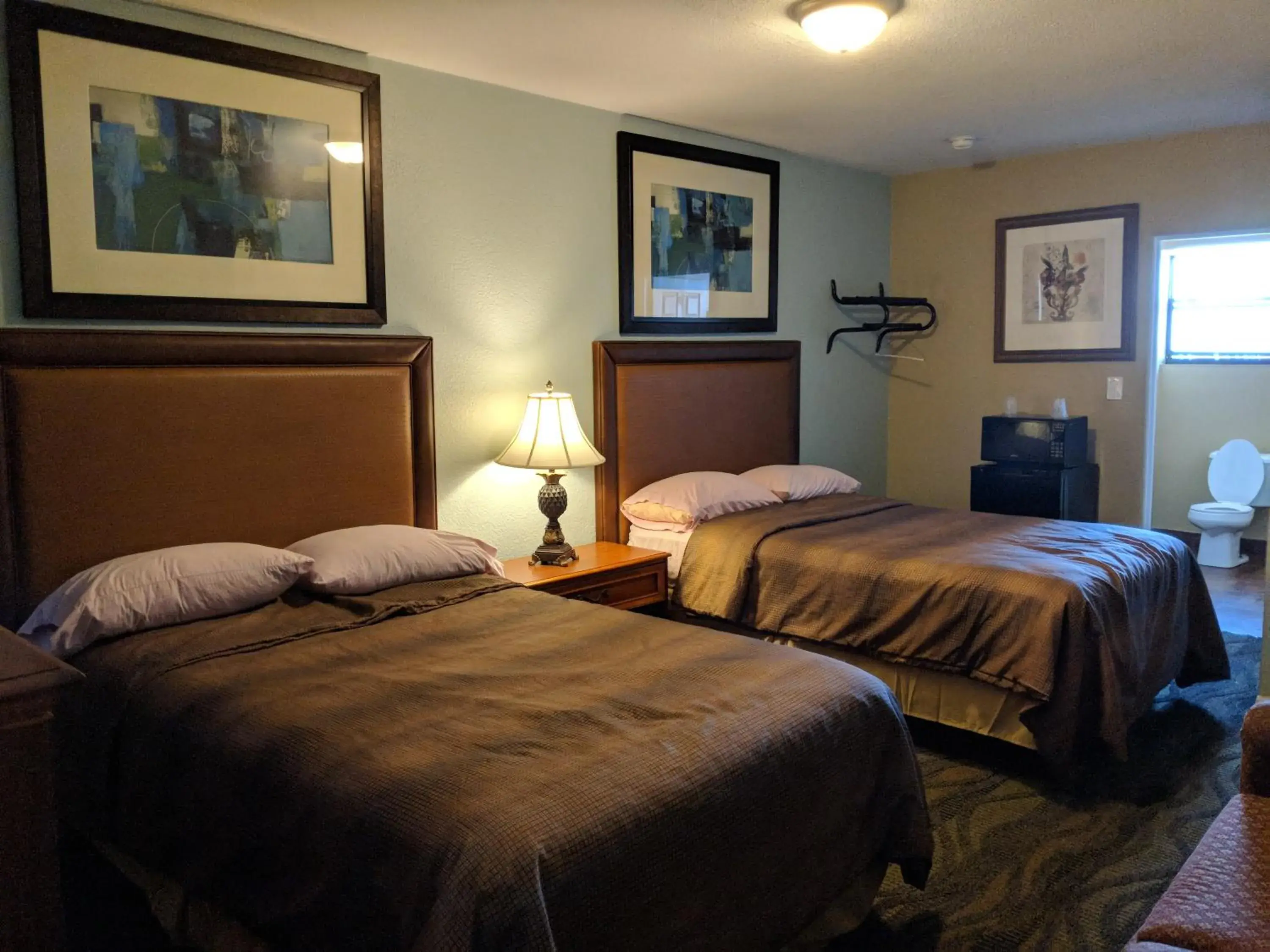 Bed in San Marina Motel Daytona