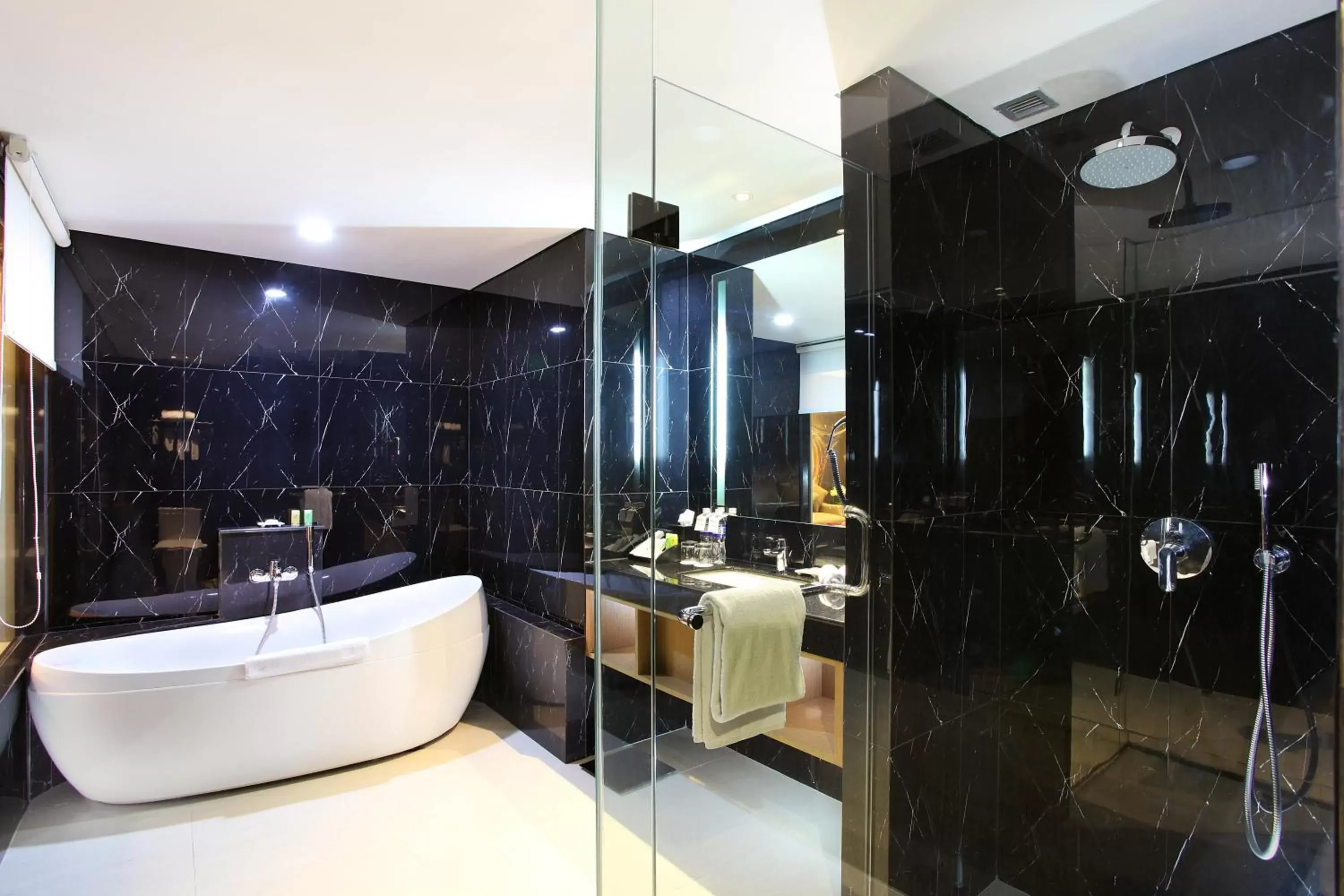 Bathroom in Swiss-Belhotel Airport Jakarta